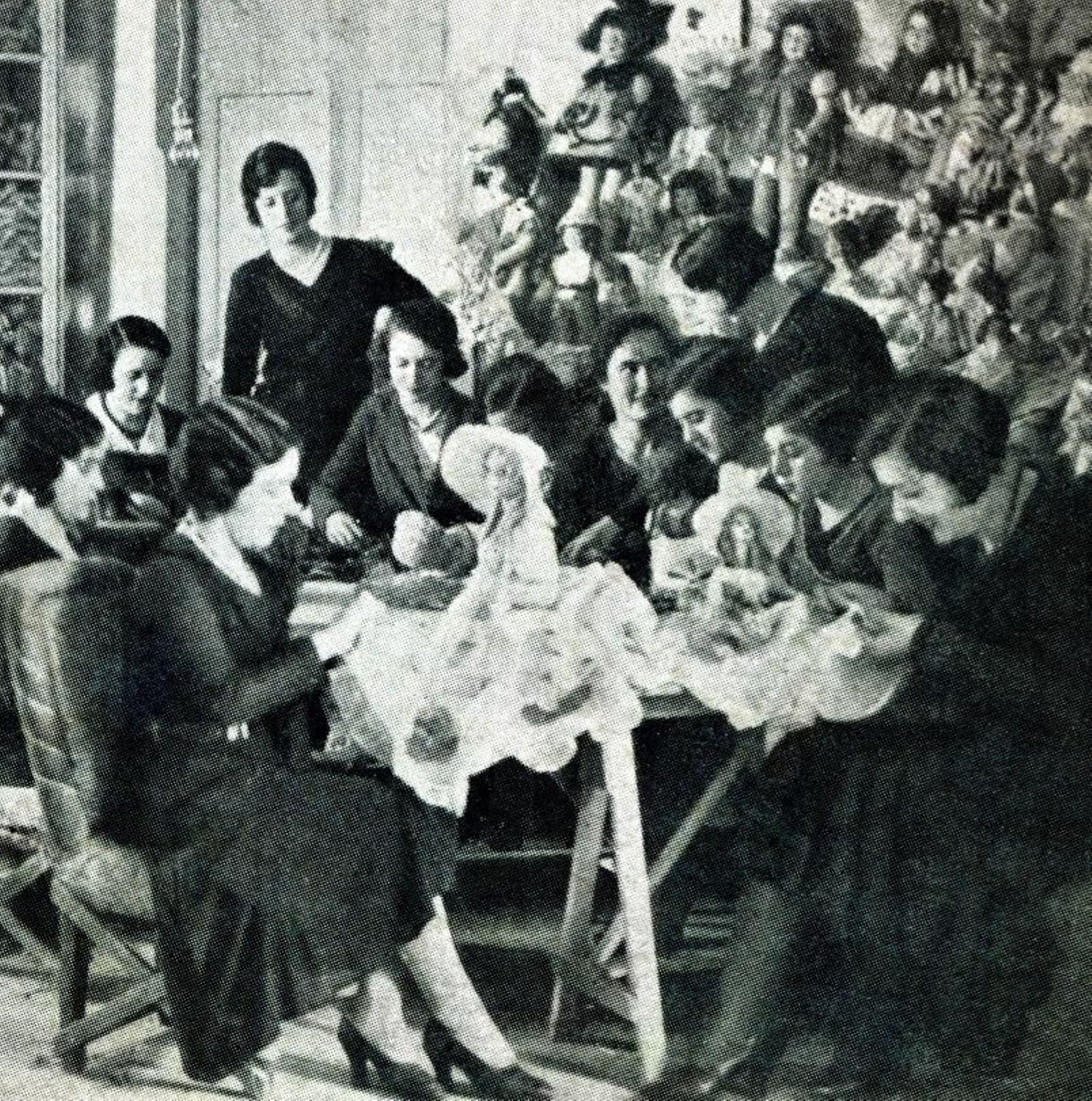 Primer taller de costura de la fábrica, en los años 30.