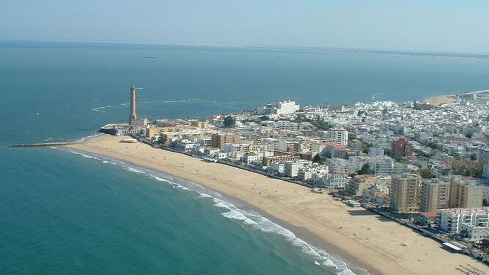 Panorámica aérea de las playa de Regla de Chipiona