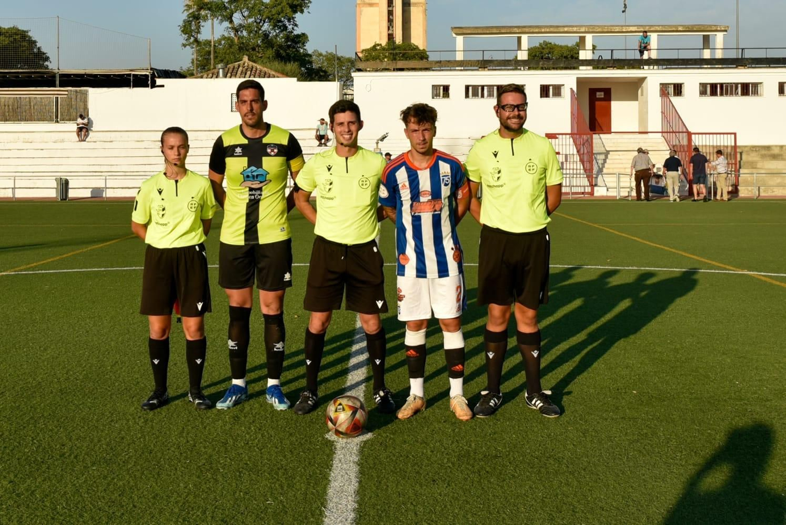 Las imágenes del triunfo del Xerez CD en el Trofeo Andrés Chacón