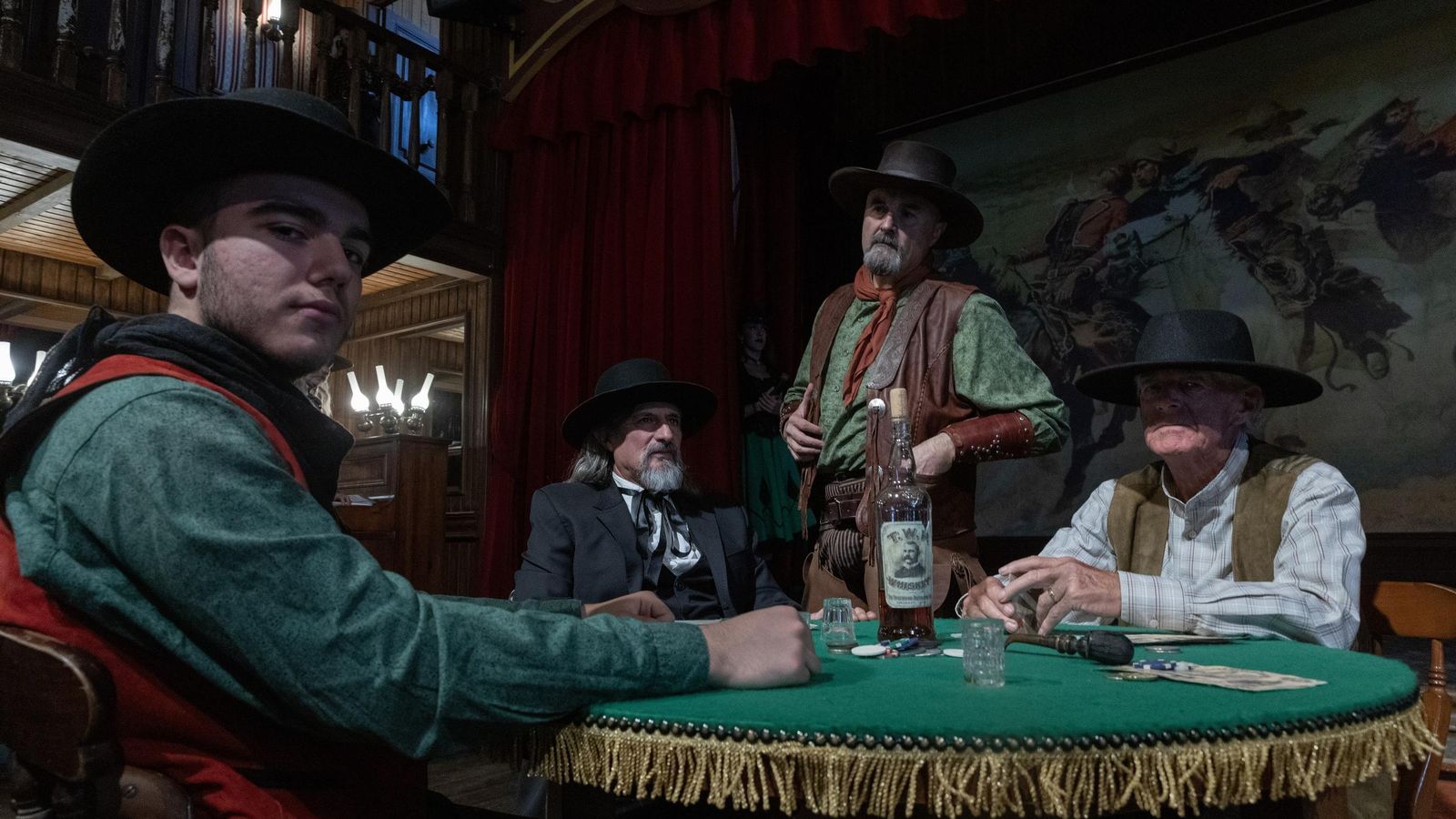 Grupo de recreación Lakota American West y West Gate.