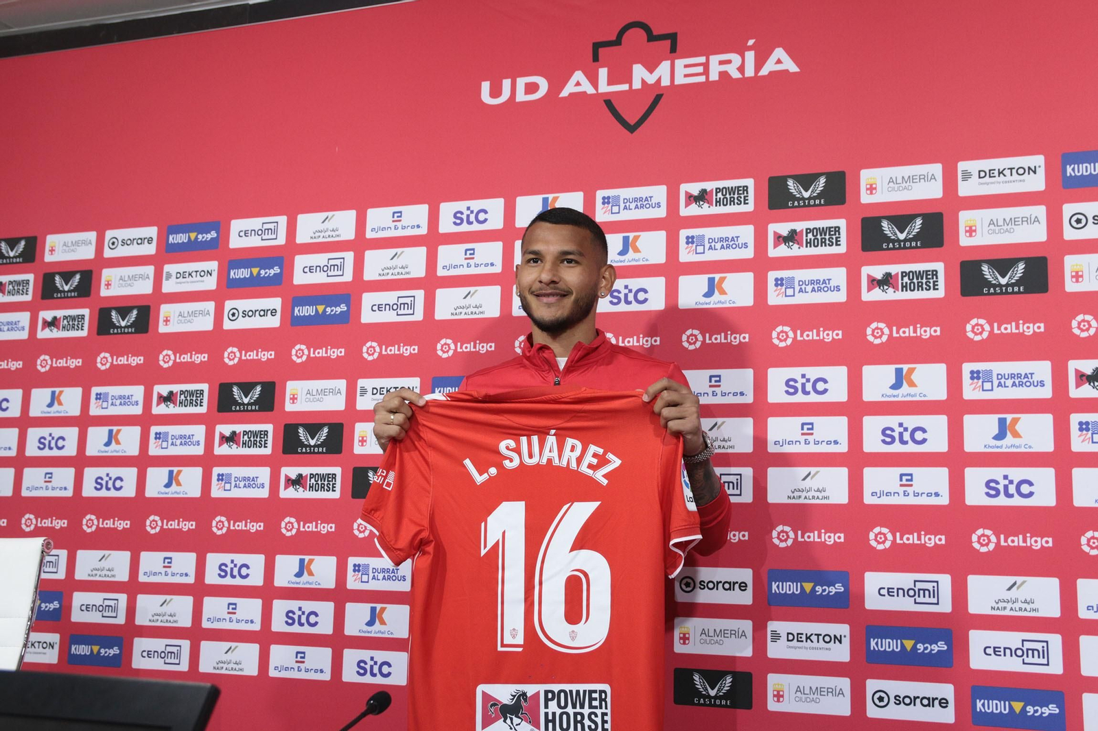 Luis Suárez, en su presentación como nuevo jugador rojiblanco.