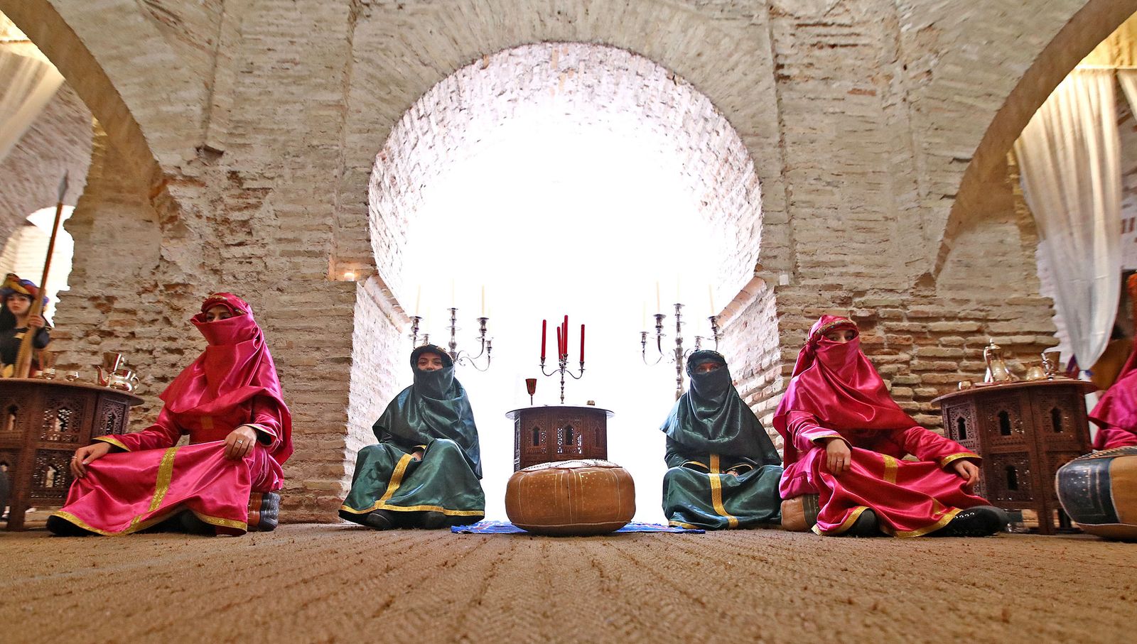 El Gran Visir recibe a los niños de Jerez en el Alcázar