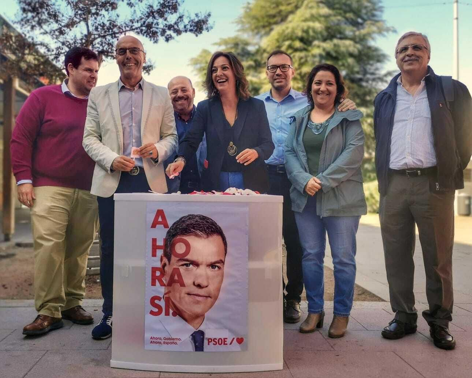 Paseo electoral del PSOE en el Parque Figueroa.