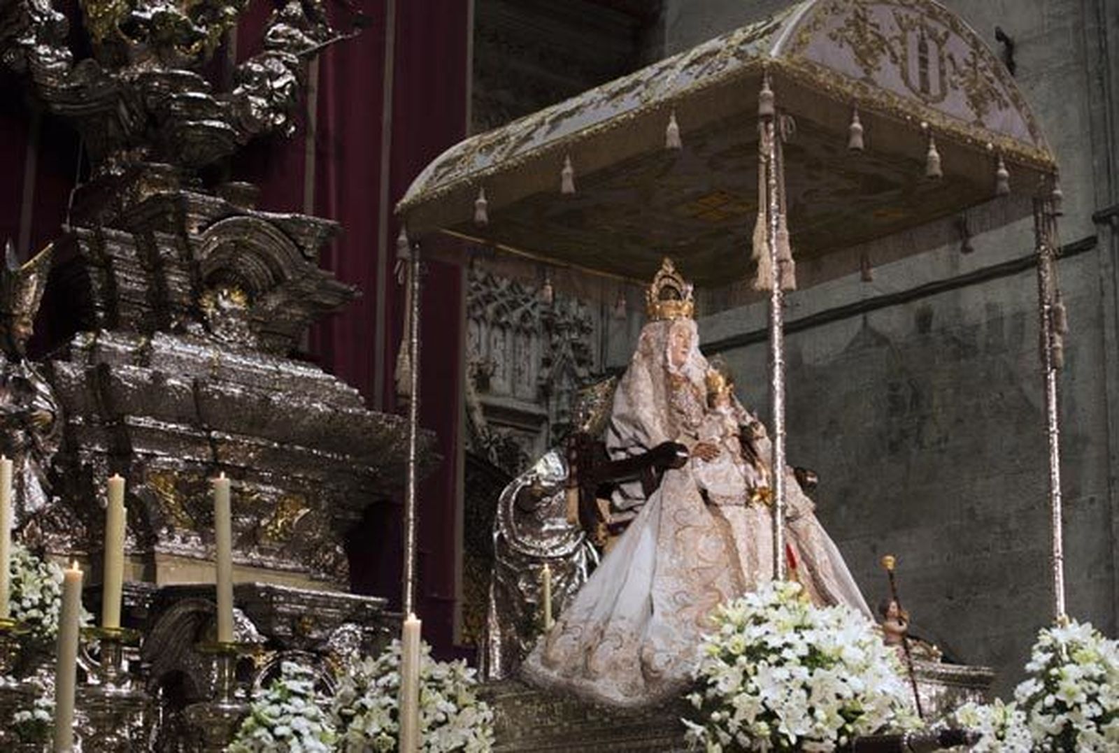 La Virgen de los Reyes será restaurada este mes