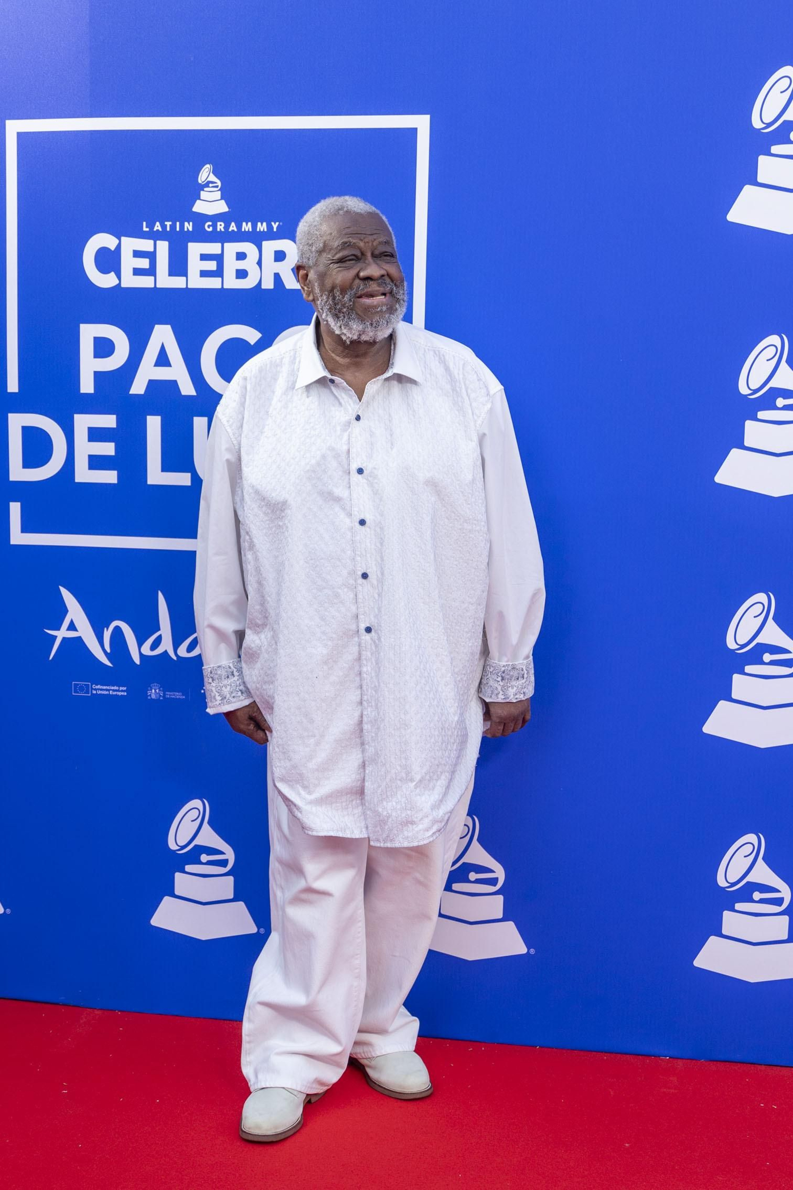Las imágenes de la alfombra roja en el Falla con el homenaje de los Latin Grammy a Paco de Lucía