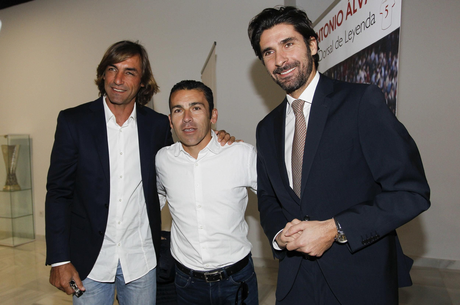 Entrega del Dorsal del Leyenda del Sevilla a Antonio Álvarez