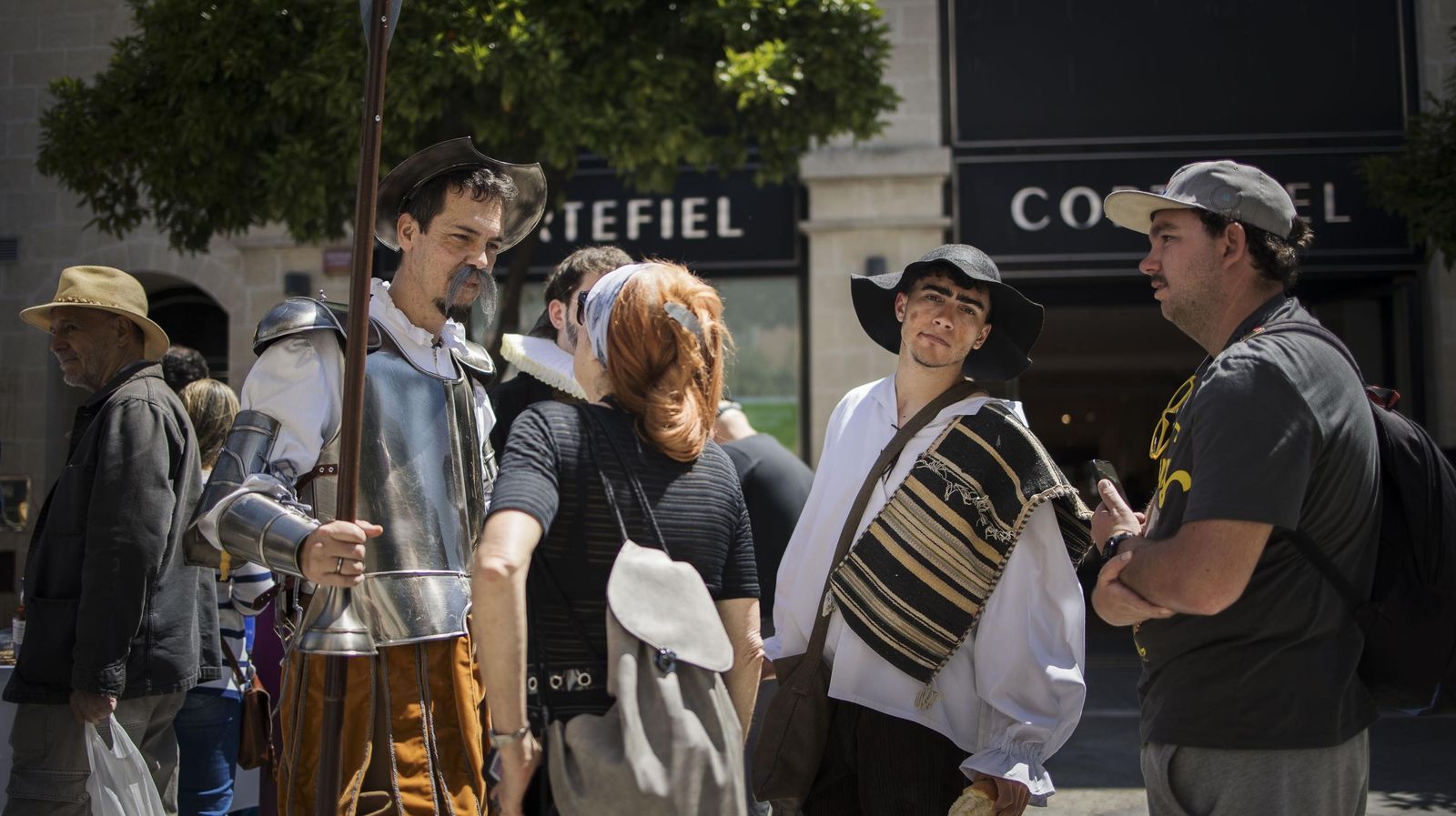 Motos, vino y literatura: búscate en el ambiente del centro de Jerez el sábado del Gran Premio de Jerez 2025