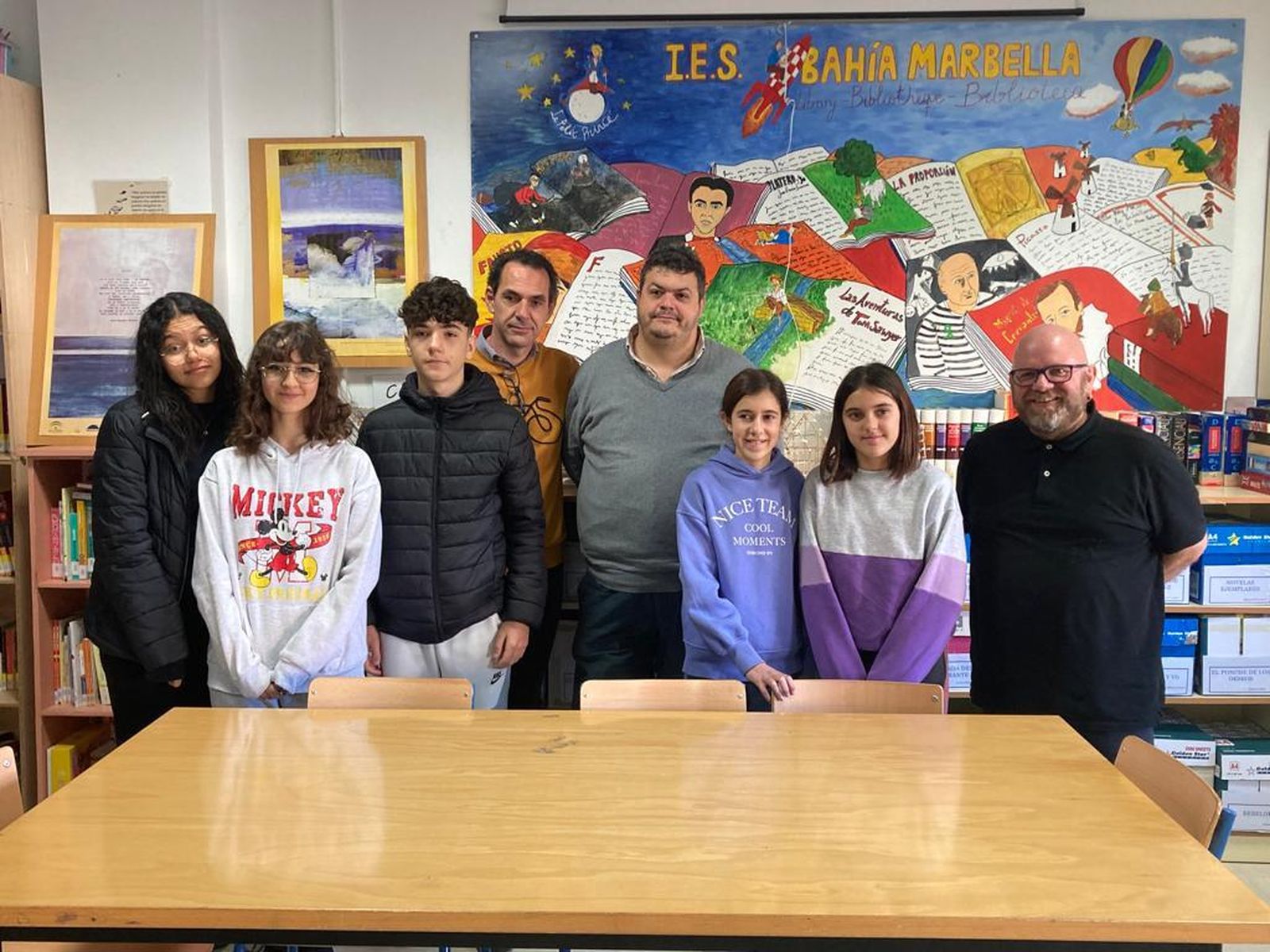 Los alumnos del taller de pódcast del instituto Bahía Marbella.