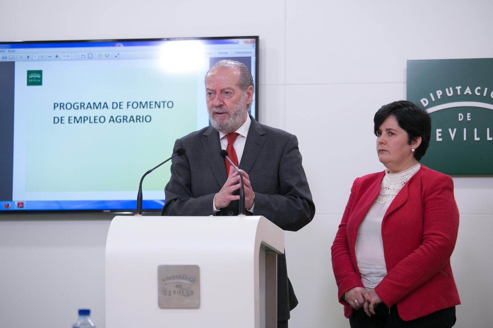El presidente de la Diputación, Fernando Rodríguez Villalobos, y la diputada de Cohesión Territorial, Asunción Llamas.