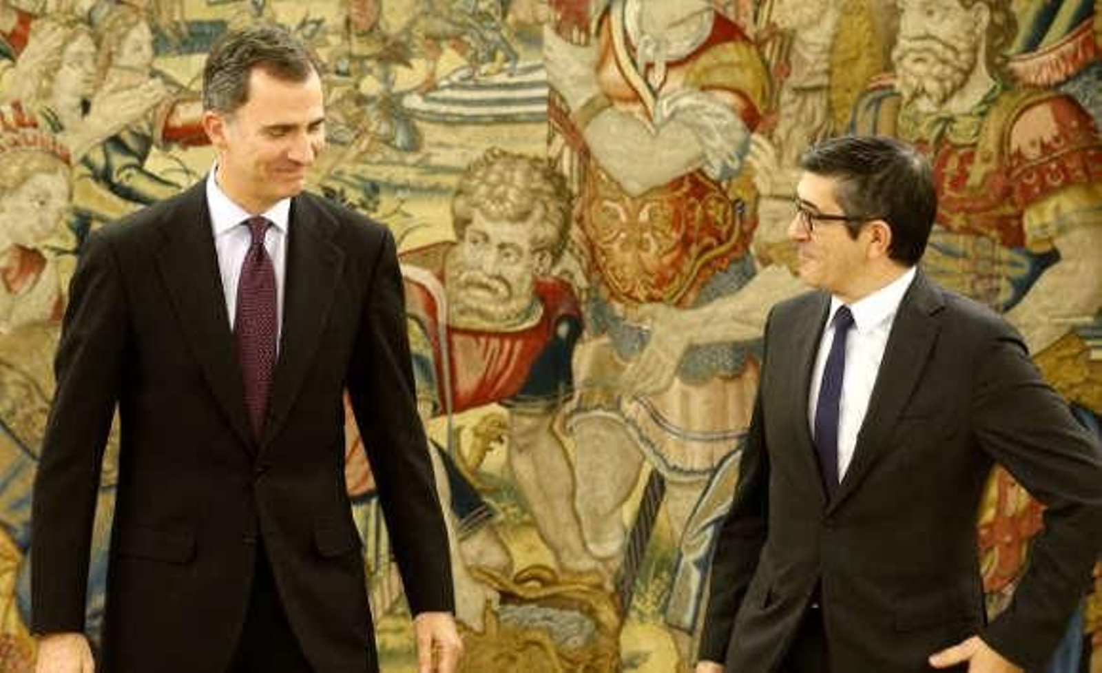 Patxi López apela al diálogo para renovar la Constitución, que no es "de piedra"