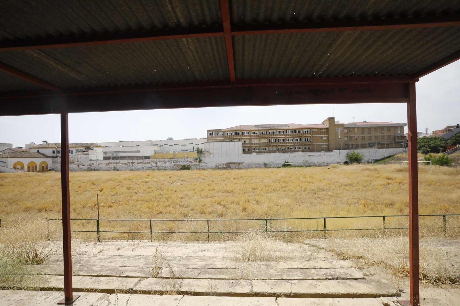 Aspecto actual que presenta el interior del campo de fútbol de San Eulogio. Aspecto actual que presenta el interior del campo de fútbol de San Eulogio.