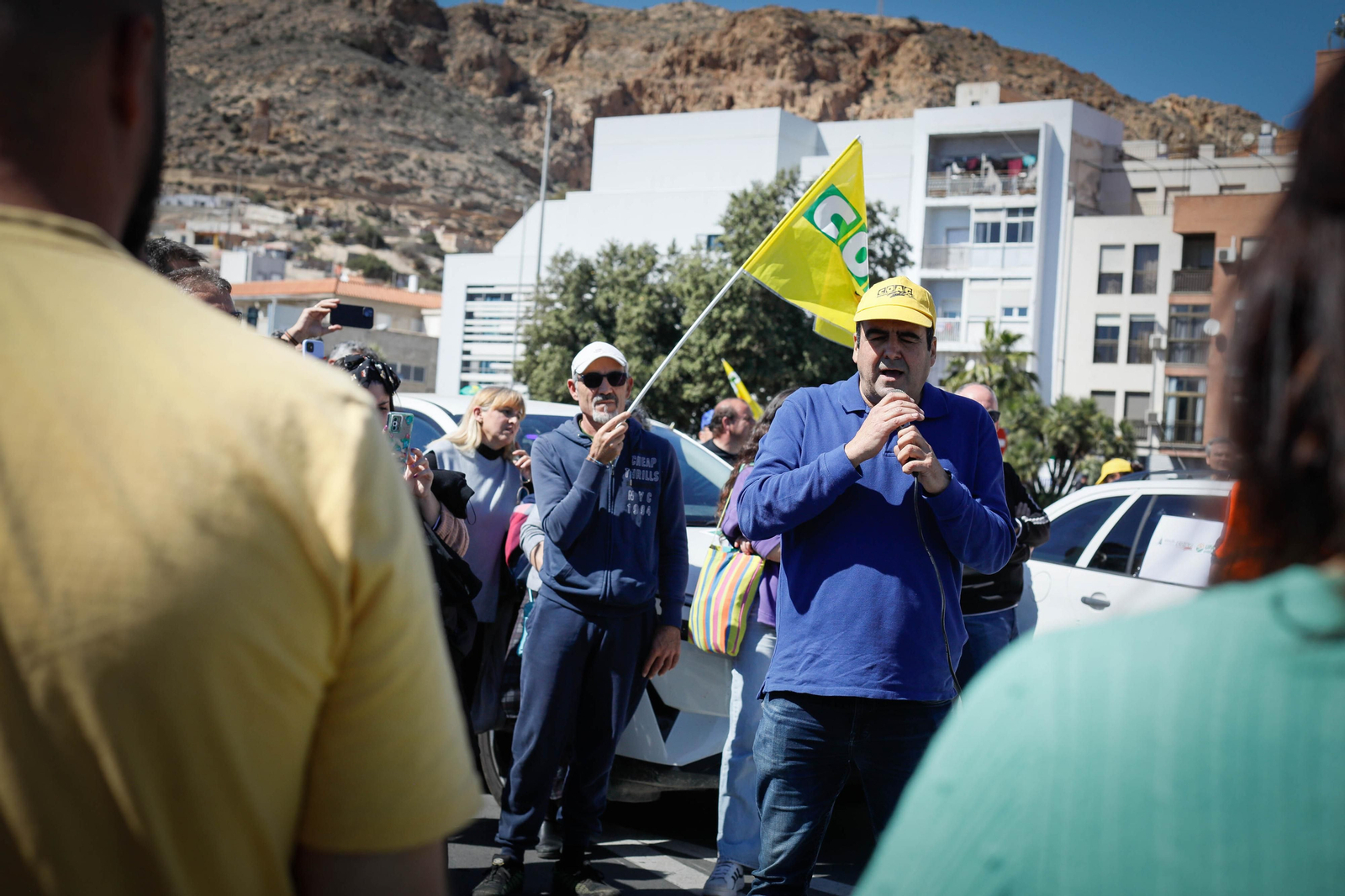 Los agricultores colapsan el puerto de Almería