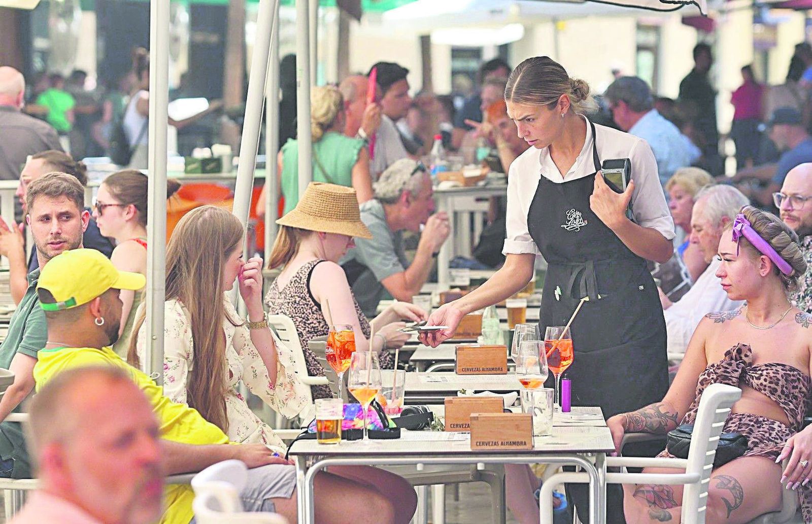 La provincia de Málaga alcanzó 33.893 contratos en el sector servicios