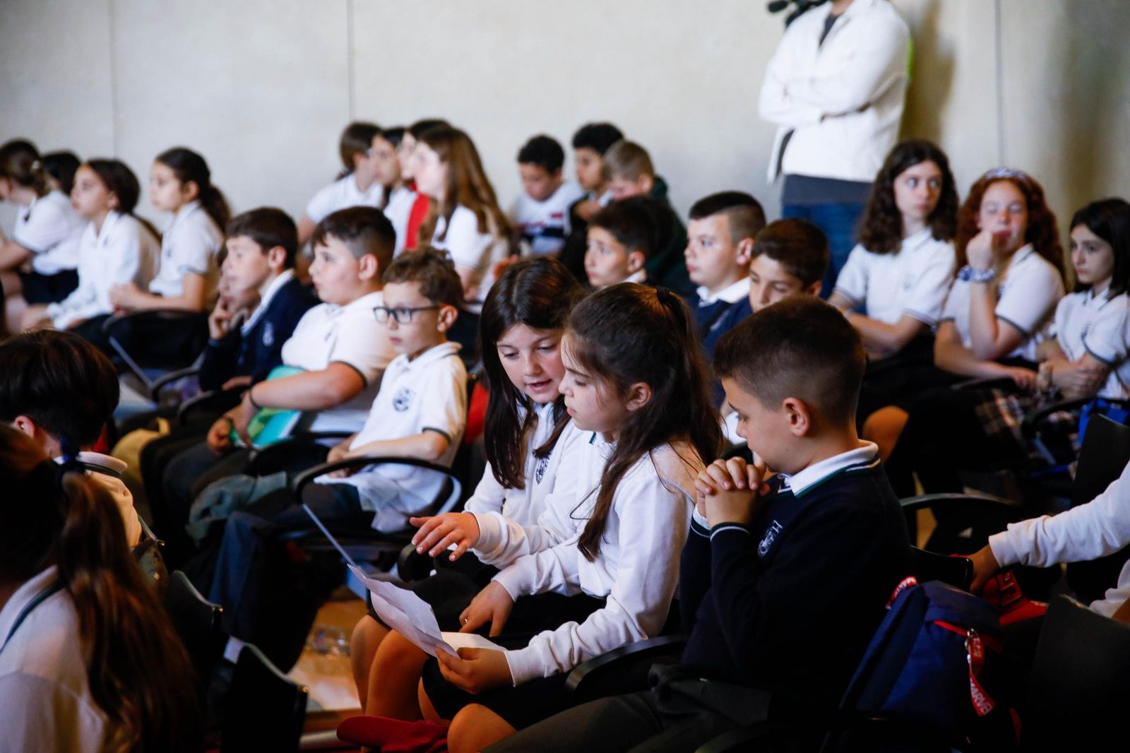 Visita al Ayuntamiento de Almería del colegio Virgen de Fátima, en imágenes