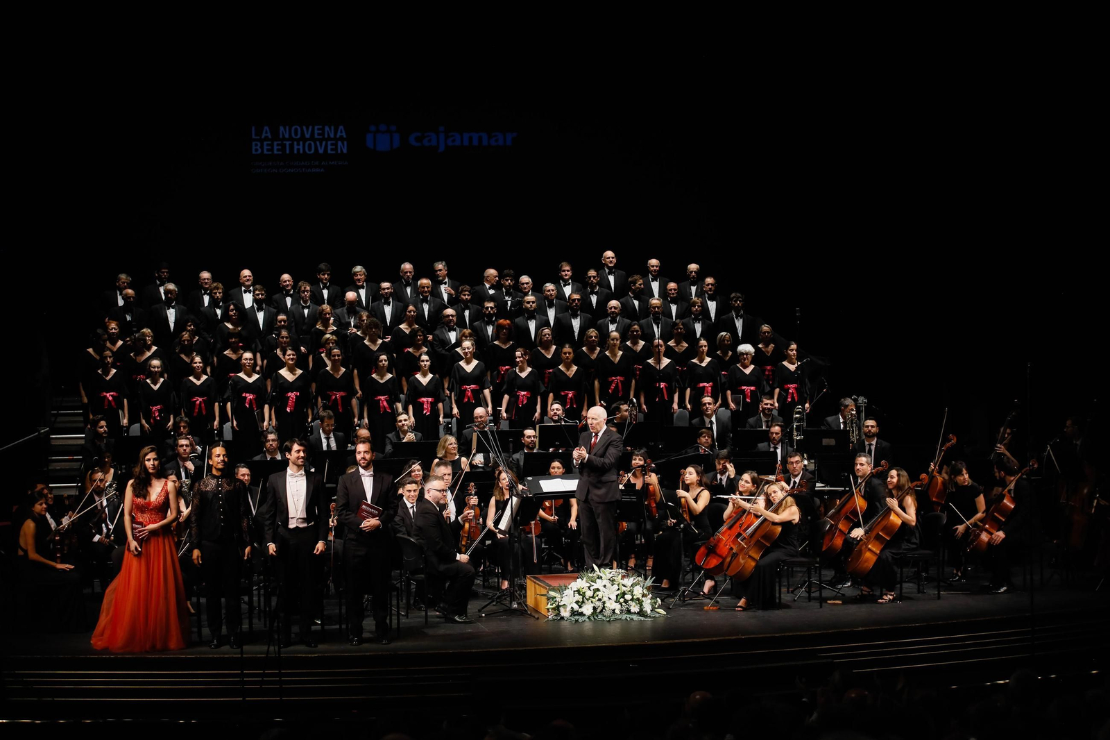 Imágenes de la novena Beethoven interpretado por la OCAL y Orfeón para Cajamar