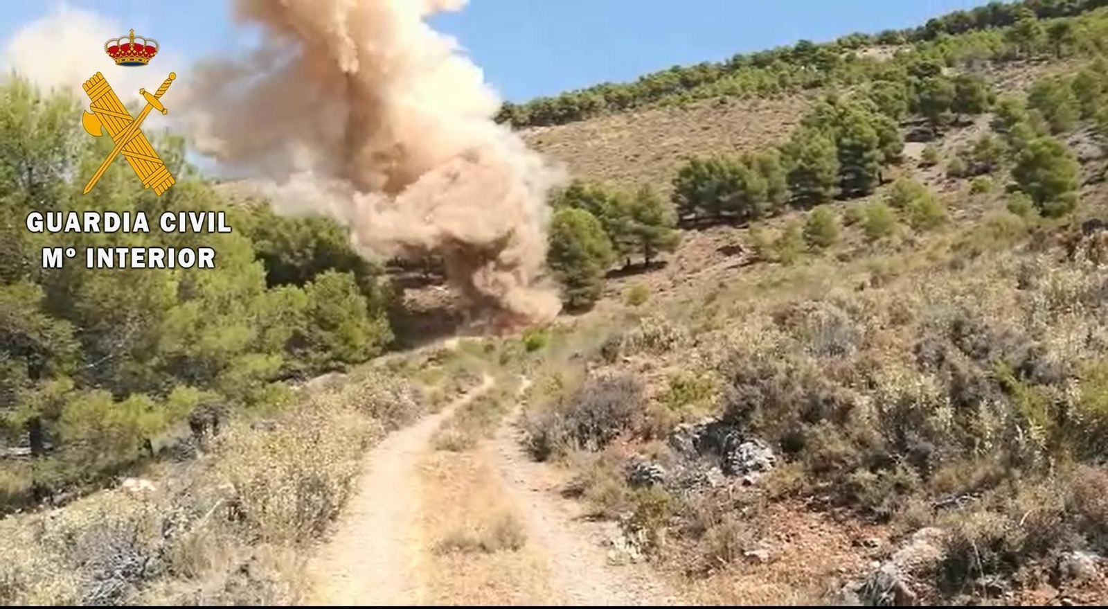 Momento de la detonación controlada de los explosivos localizados.