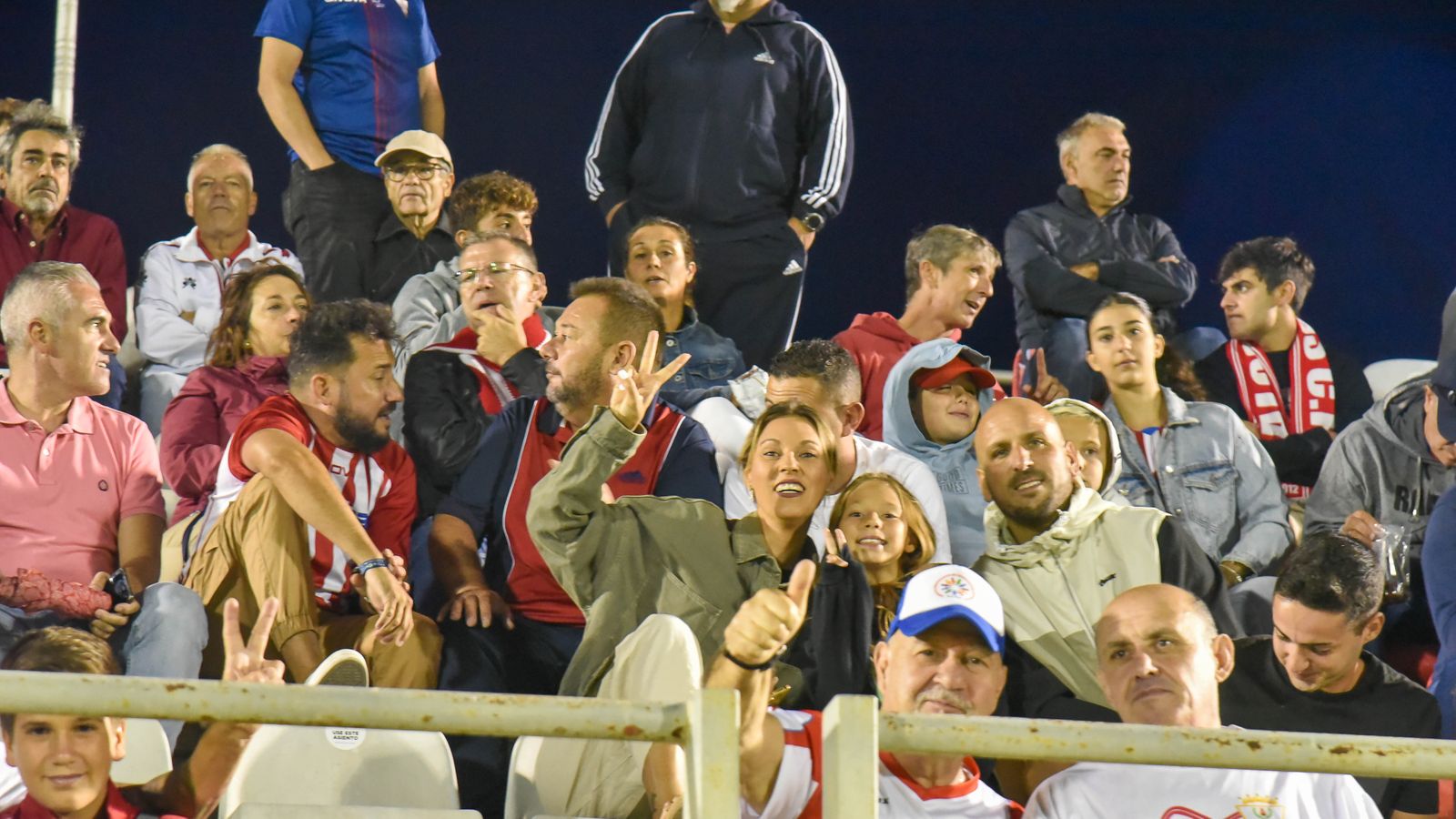 Las fotos del ambiente en el  Algeciras CF - San Fernando CD de la primera jornada.