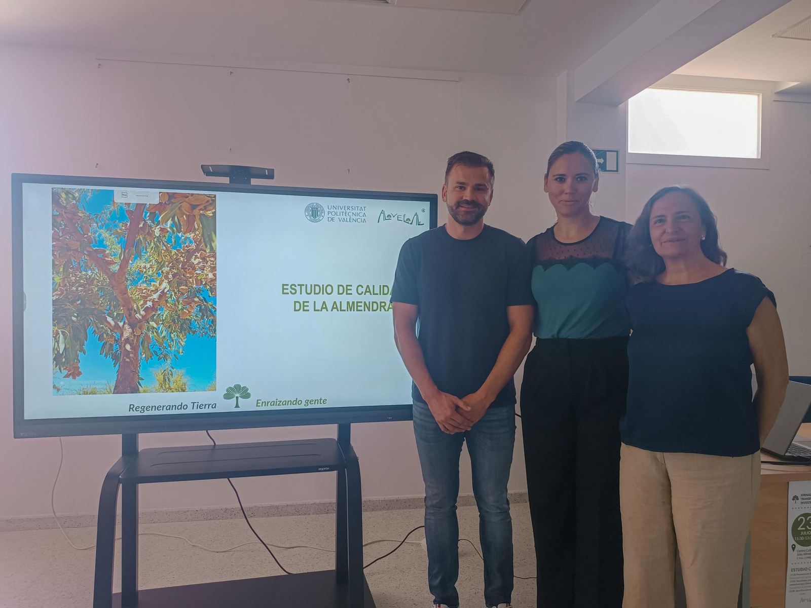 Miguel Ángel Gómez, Remedios Arrés y Lola Raigón, en la presentación del estudio. Miguel Ángel Gómez, Remedios Arrés y Lola Raigón, en la presentación del estudio.