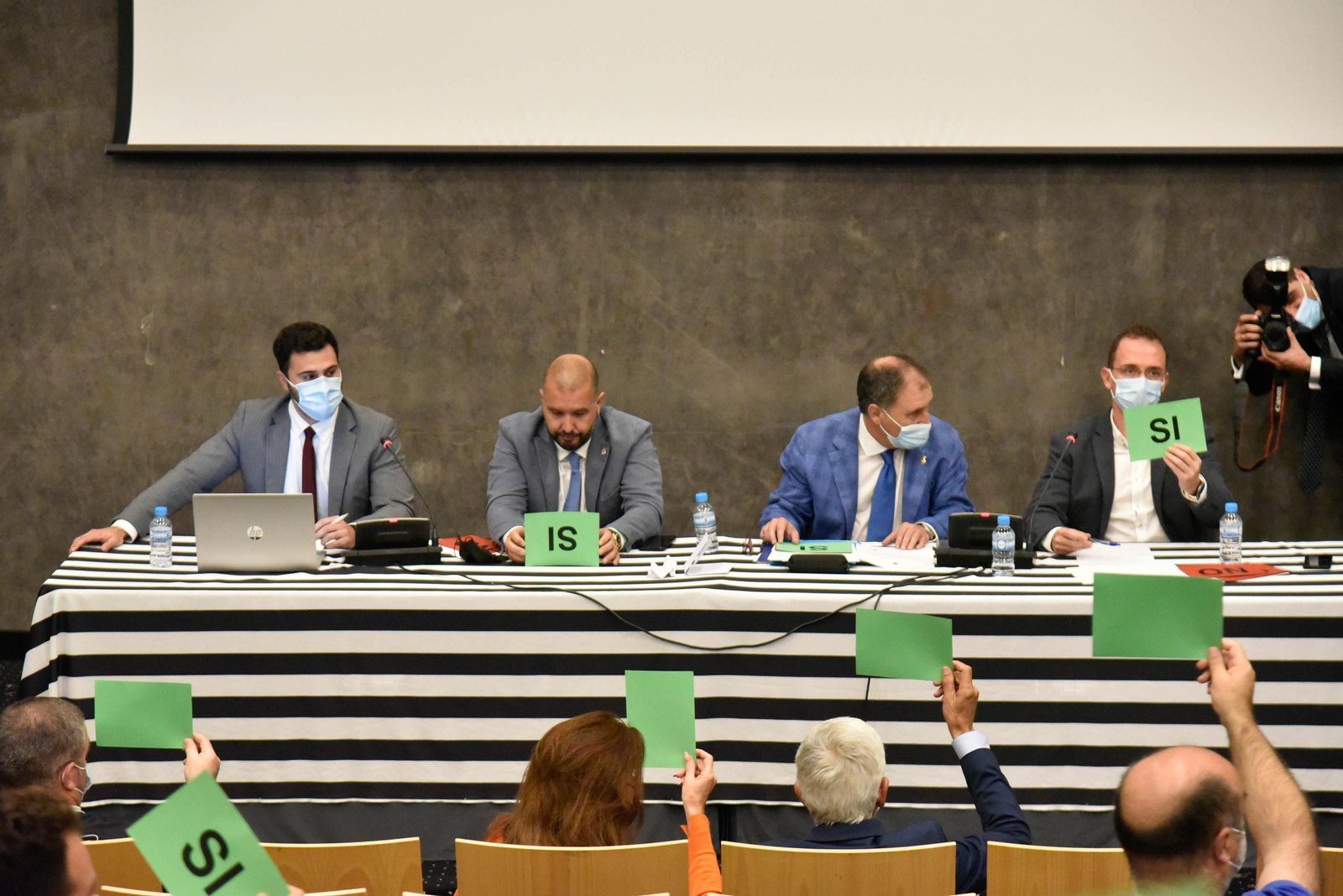 La mesa presidencial recibe el respaldo de los socios en la última asamblea