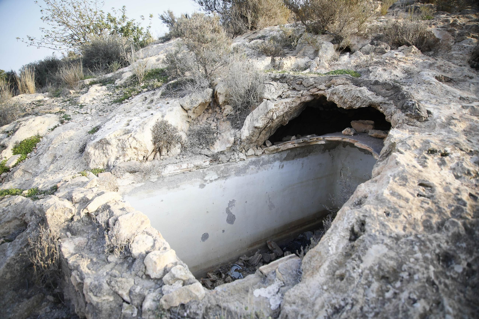 Imágenes de los refugios de la guerra civil descubierto en el barrio de Las Trincheras