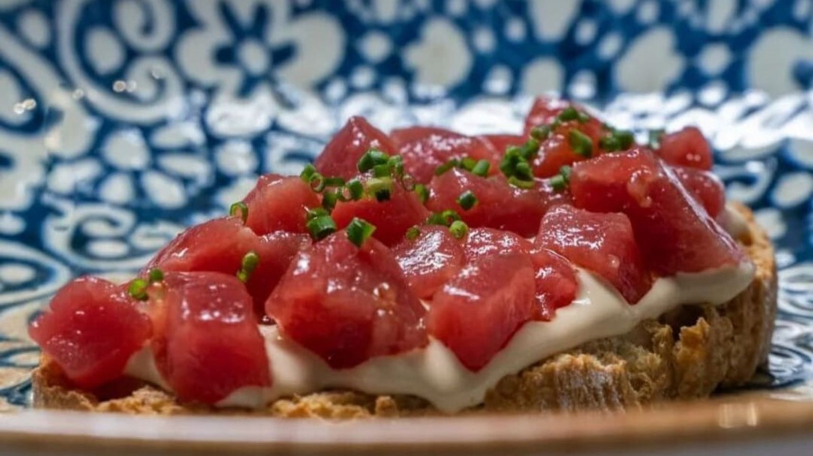 La tosta con atún rojo ha sido uno de los éxitos de la temporada veraniega y permanecerá tanto en carta como en este menú degustación
