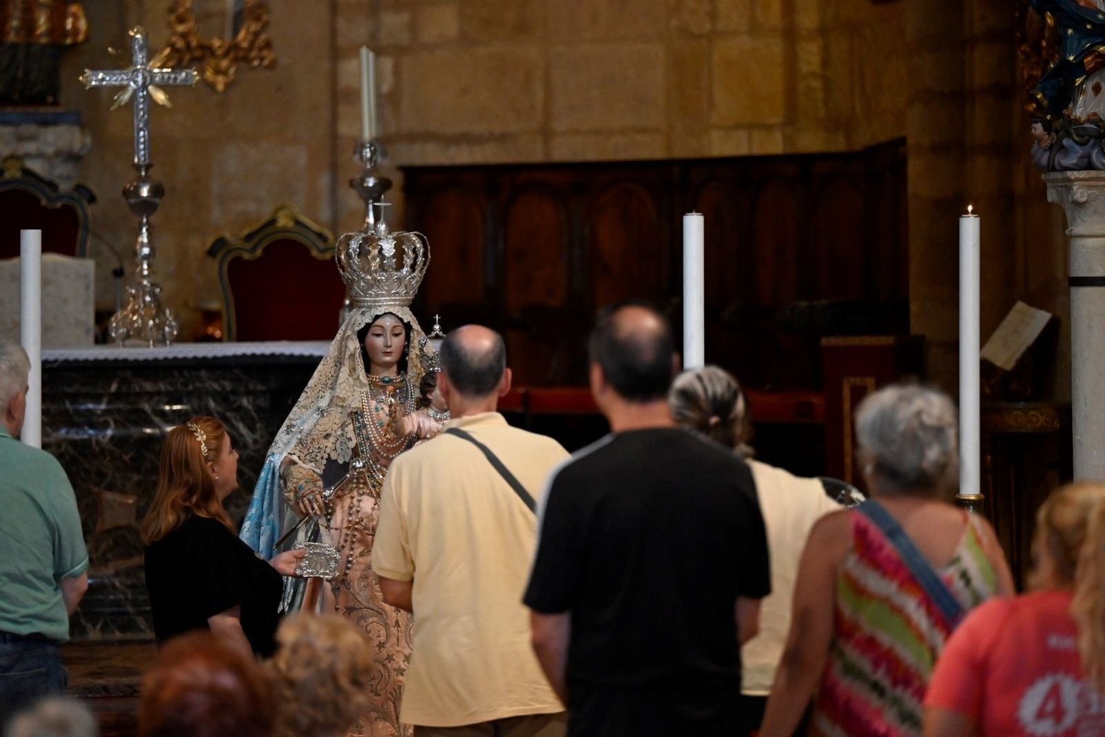 El tradicional encuentro de los cordobeses con la Virgen de los Remedios en martes y 13, en imágenes