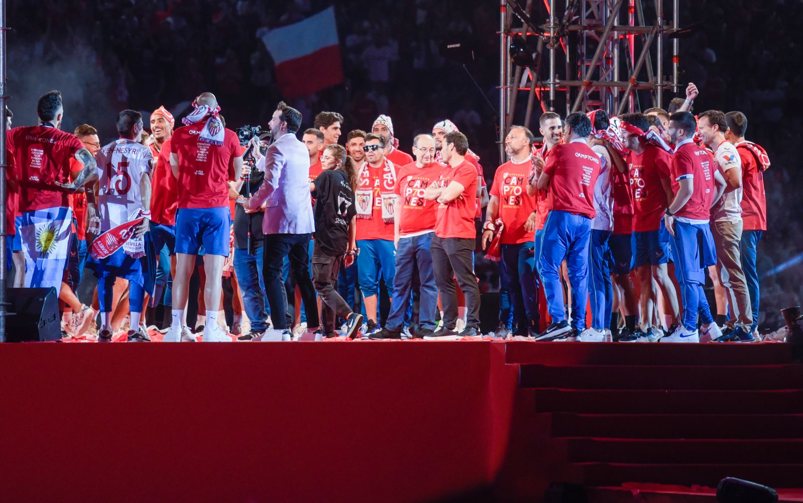 La celebración del Sevilla en el Ramón Sánchez-Pizjuán, en imágenes