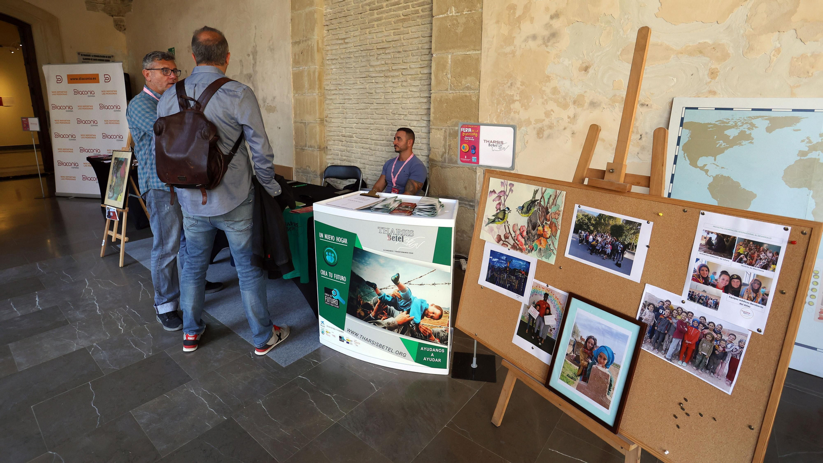 Manifiesto por el Día de África y Feria de la Diversidad en los Claustros de Santo Domingo