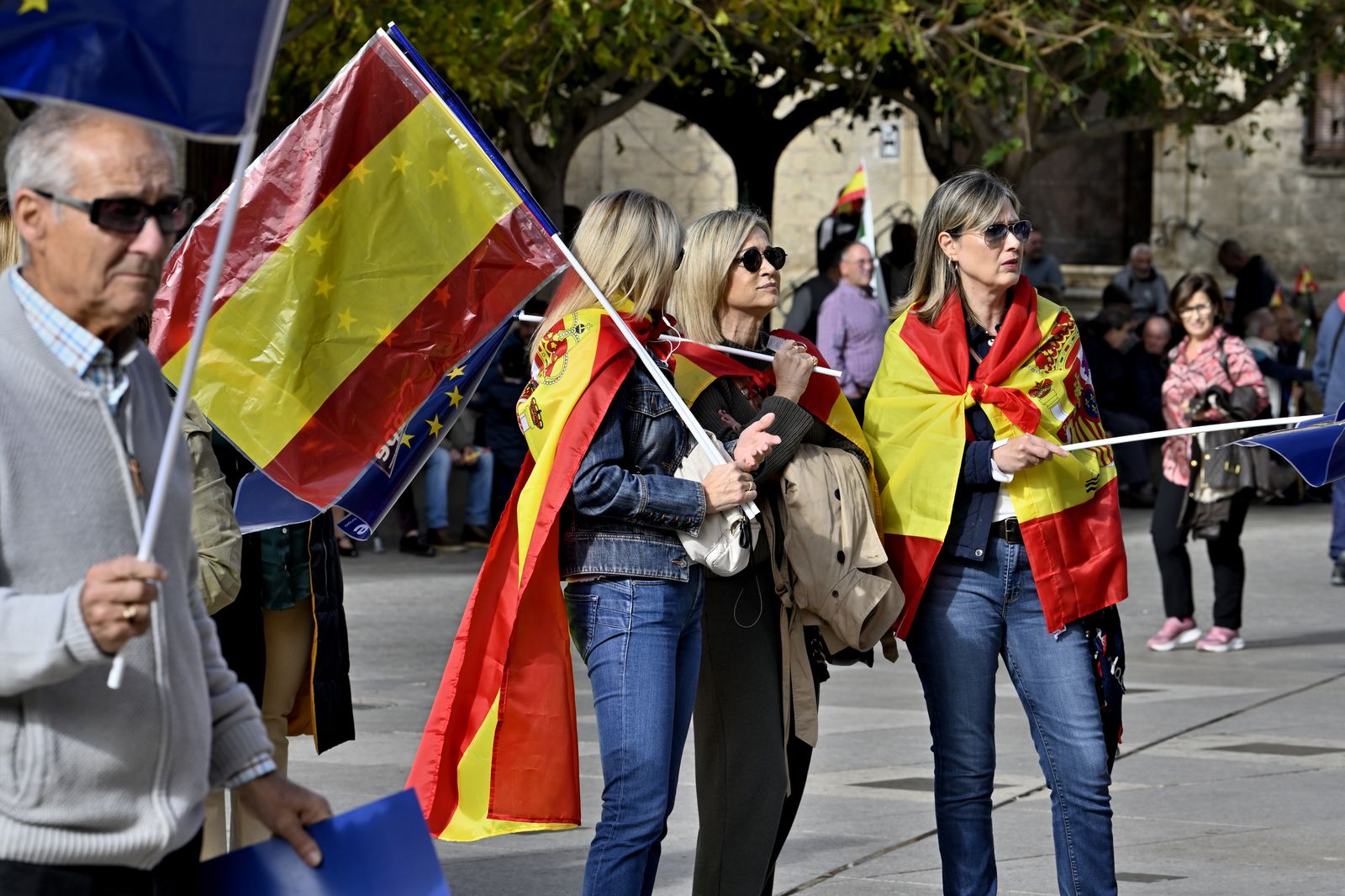 En imágenes: así ha sido la manifestación contra la amnistía en Jaén