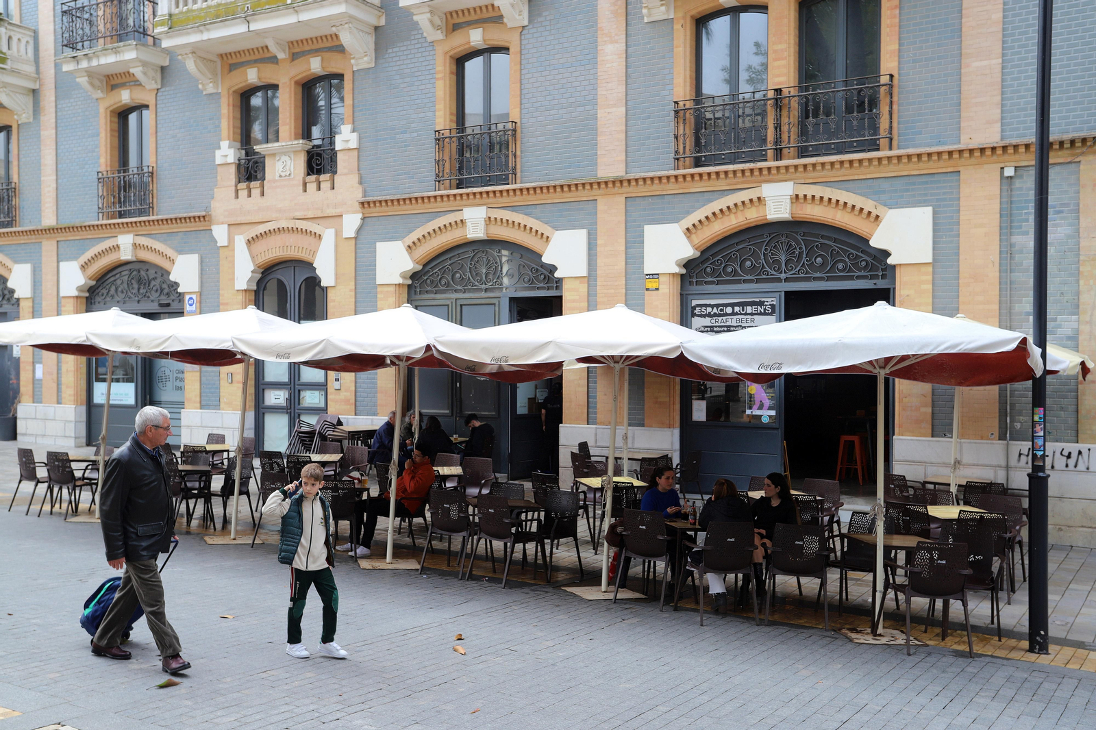 Imágenes de la ruta de la tapa universitaria para estudiantes