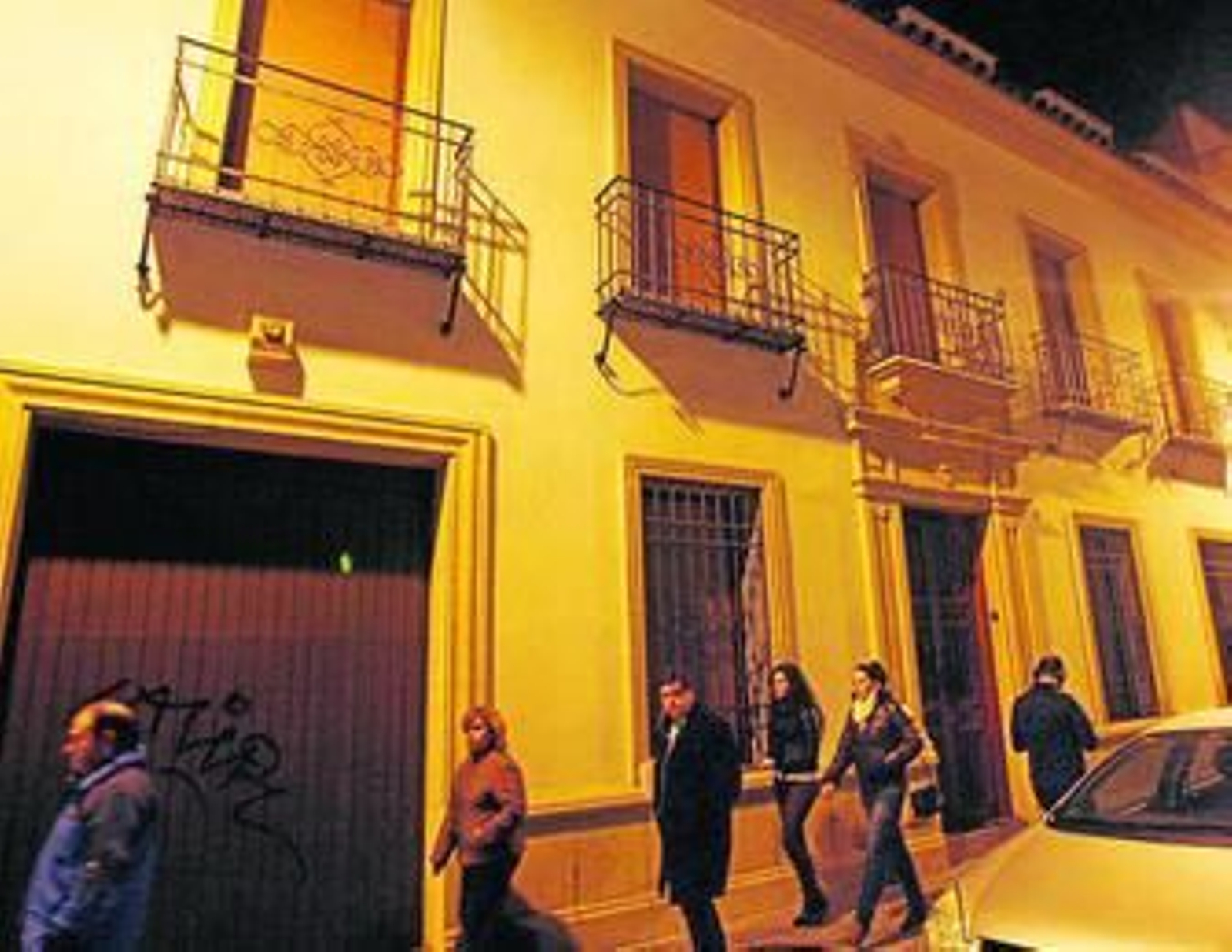 Exterior del inmueble donde se produjo el suceso. Exterior del inmueble donde se produjo el suceso.