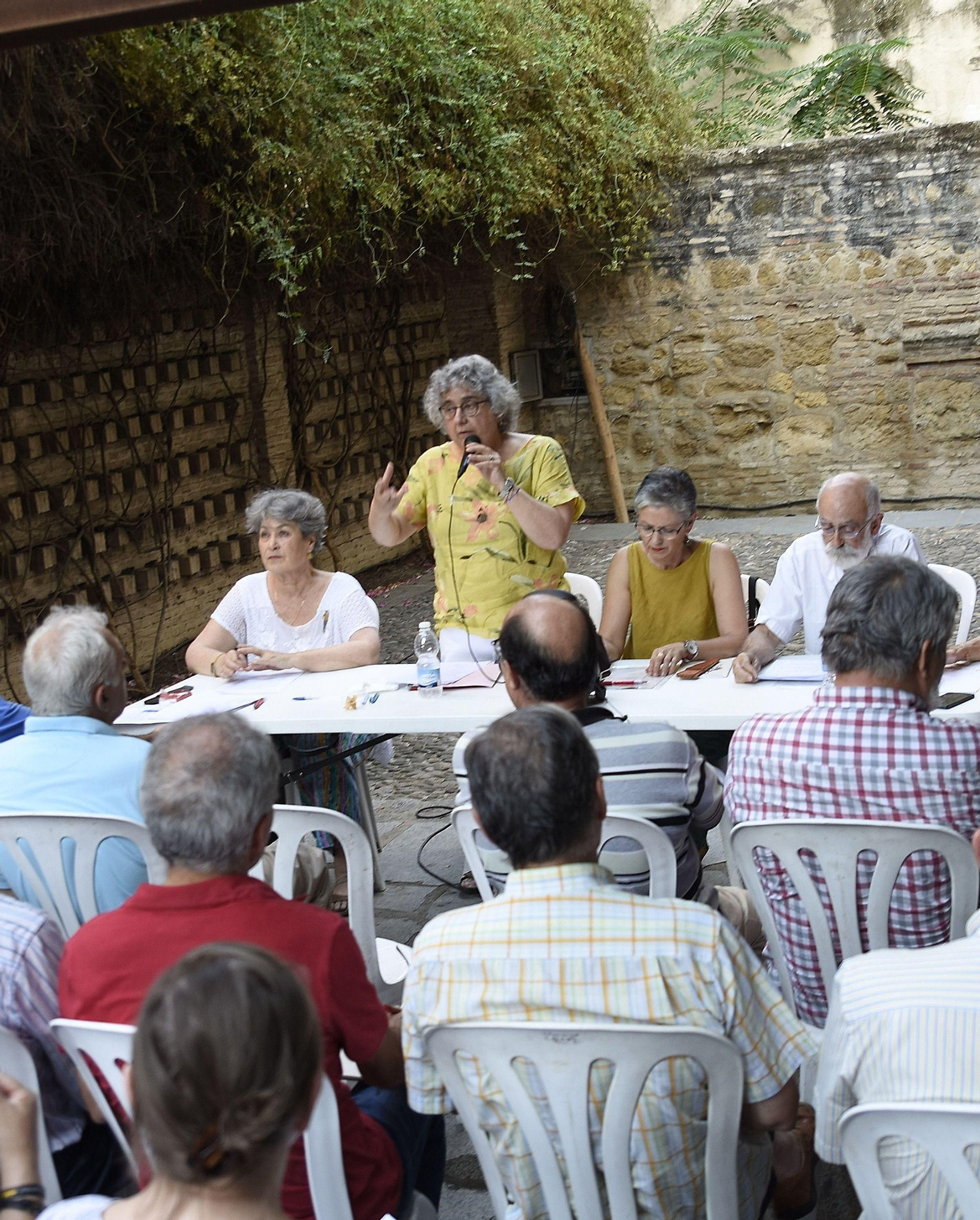 Presentación del foro, ayer, en la ermita de la Aurora.