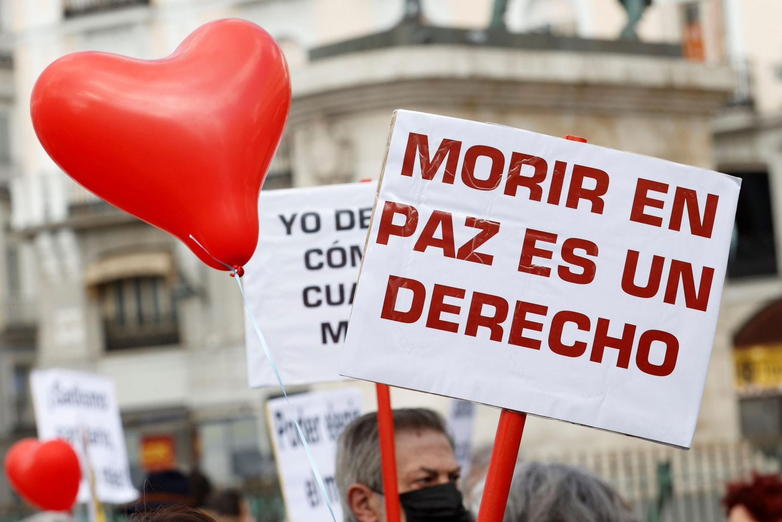 La Justicia avala la eutanasia de la joven cuyo padre la paralizó hace un año, al que reconoce el derecho a recurrir.