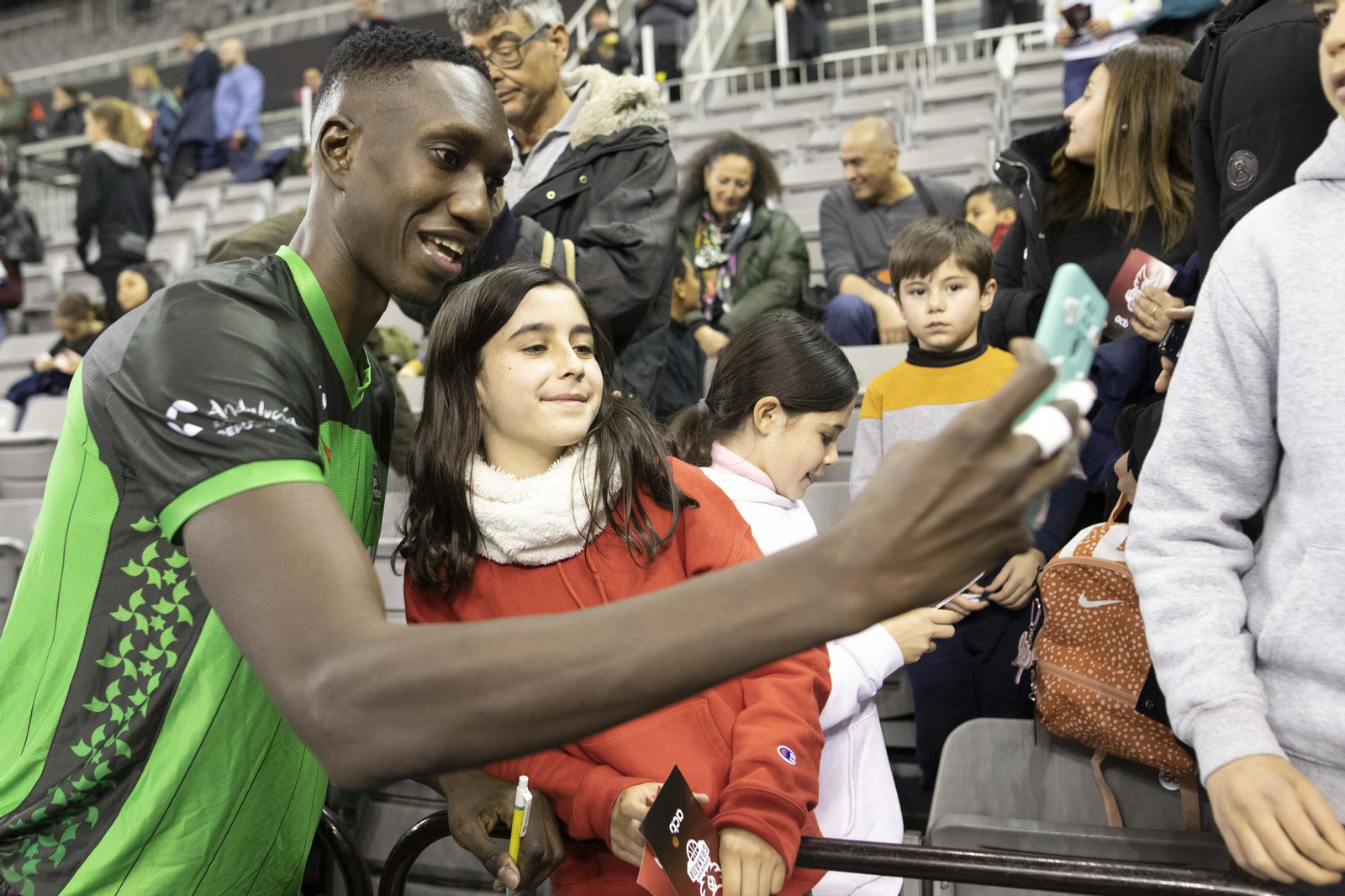 Las imágenes del primer Fénix Game del Covirán Granada