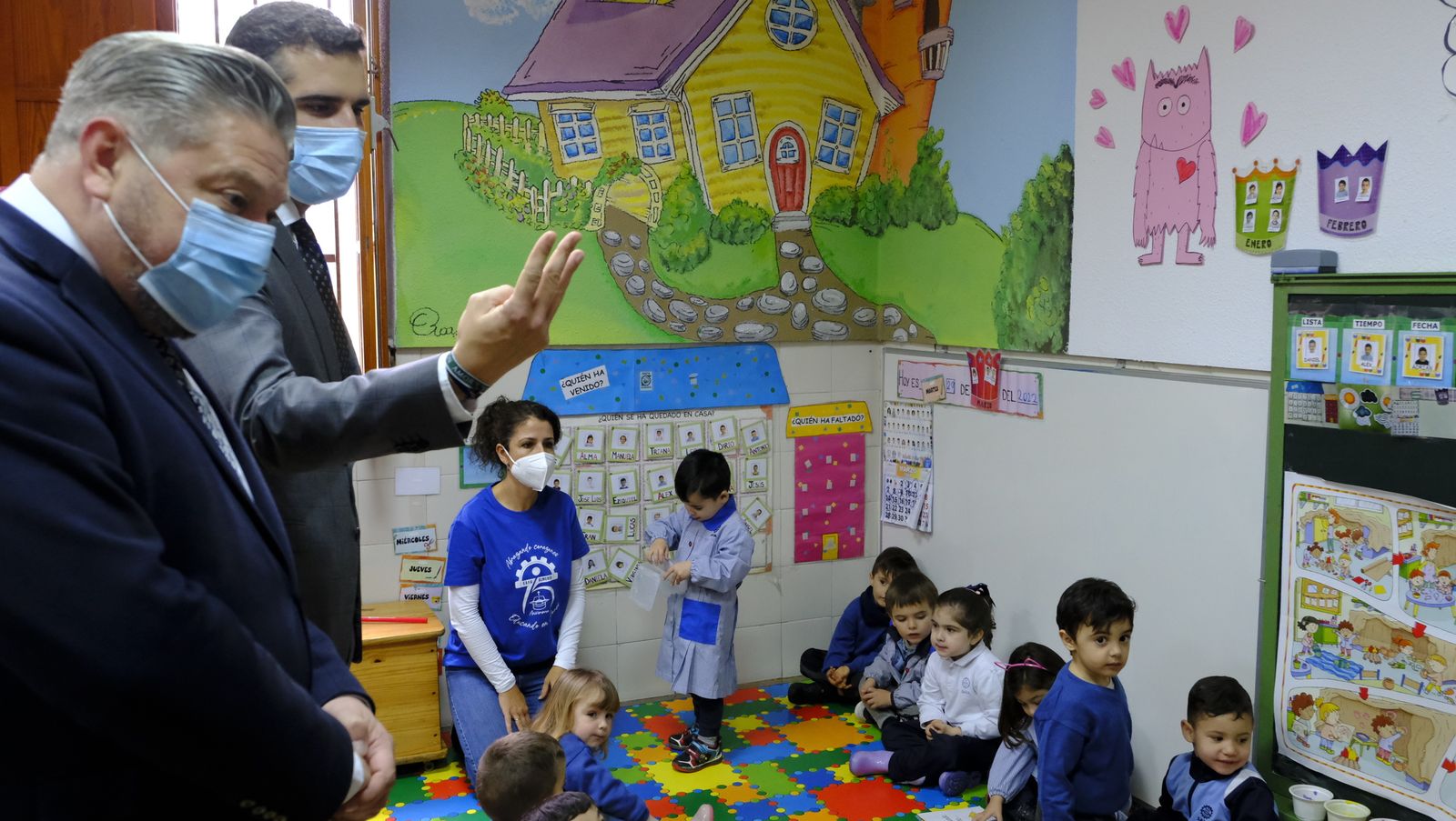 Imágenes de la visita del Alcalde de Almería al Colegio La Safa, por su 75 aniversario.