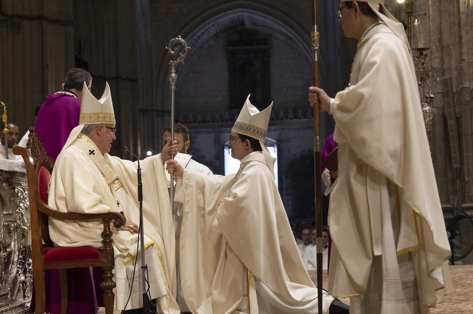La ordenación episcopal de los dos nuevos obispos auxiliares de Sevilla, Teodoro León y Ramón Valdivia