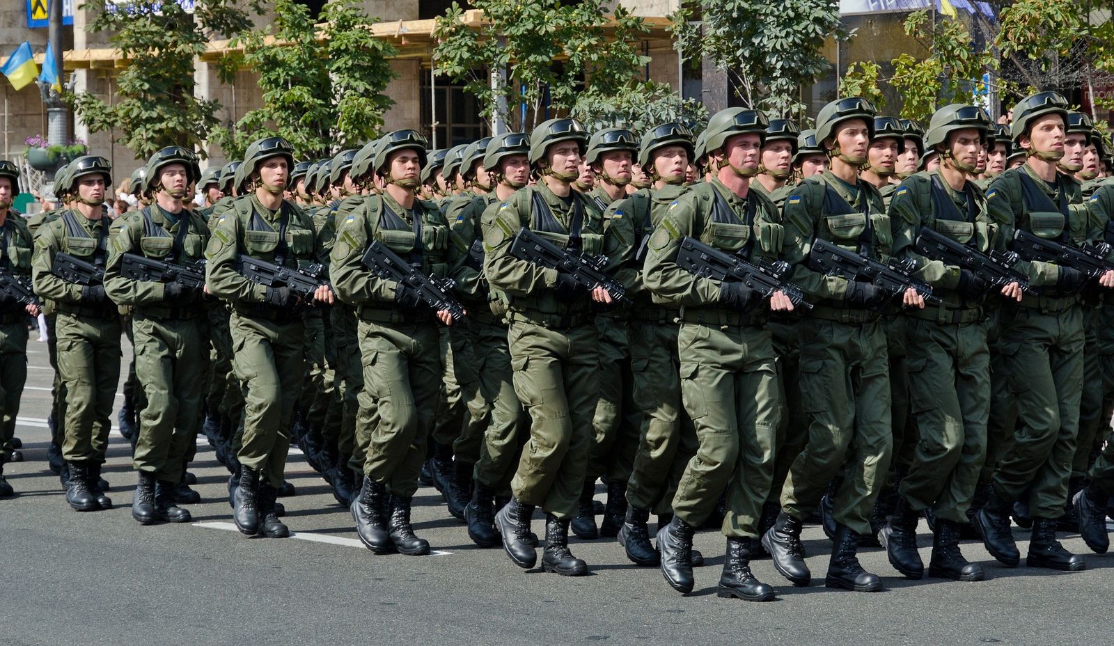 Tropas de Ucrania durante un desfile militar