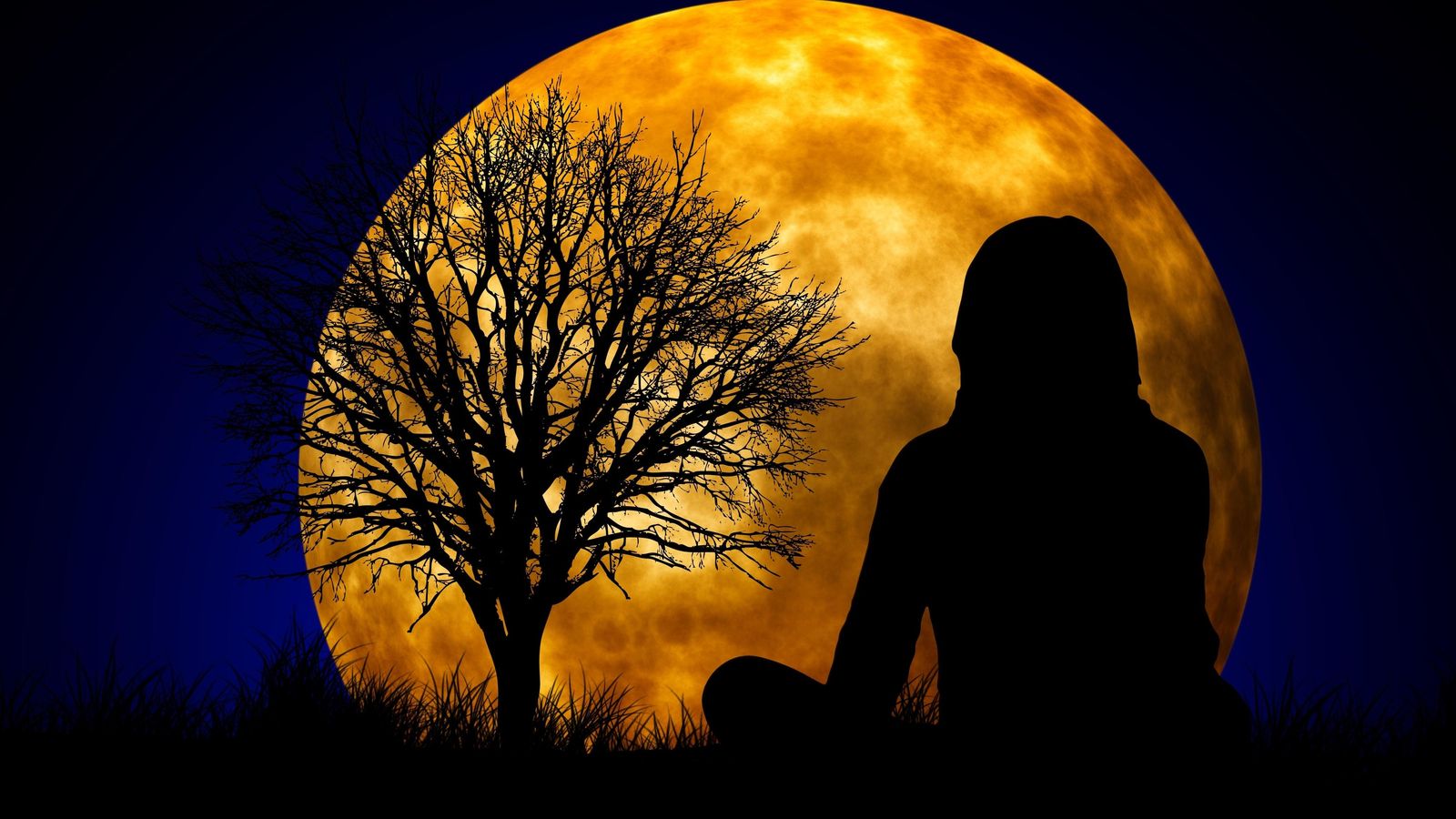 La creencia más arraigada es que hay que cortarse el pelo entre las 6 de la mañana y las 12 del mediodía un día antes de la Luna llena o el mismo día.