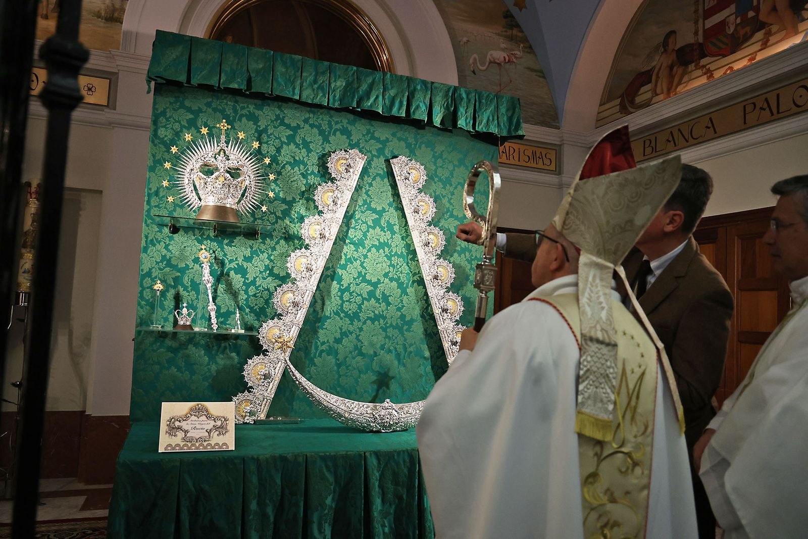 Sabatina y Bendición de nuevos atributos para la Virgen del Rocío