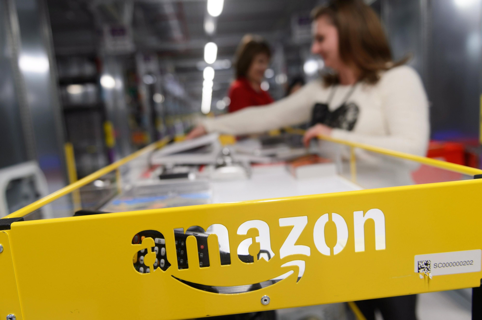 Trabajadoras en un centro logístico de la empresa Amazon. Trabajadoras en un centro logístico de la empresa Amazon.