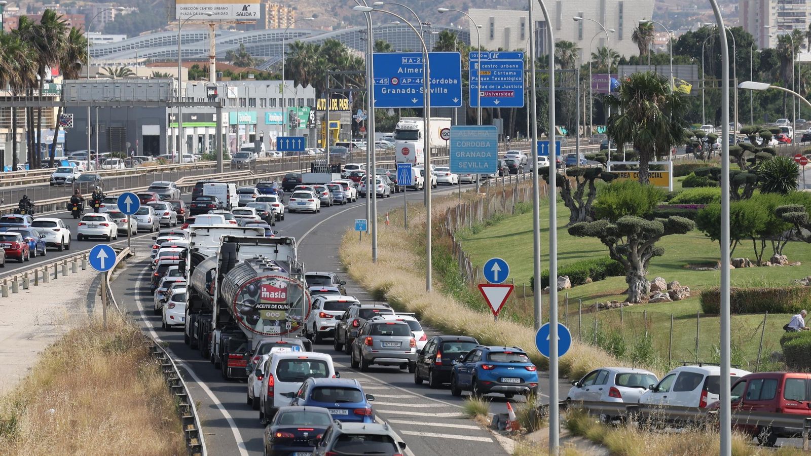 Estado del tráfico en la MA-20, por las inmediaciones de la zona del accidente. Estado del tráfico en la MA-20, por las inmediaciones de la zona del accidente.