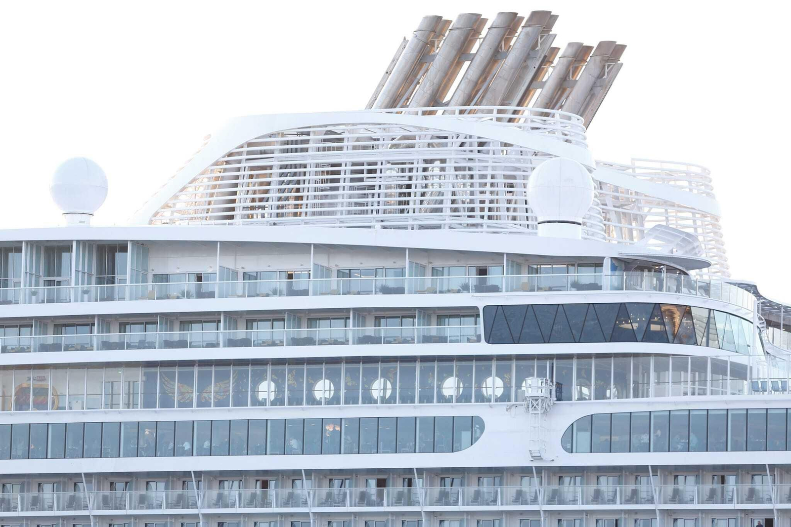 Las fotos del 'Wonder of the Seas' en sus primeras horas en el puerto de Málaga