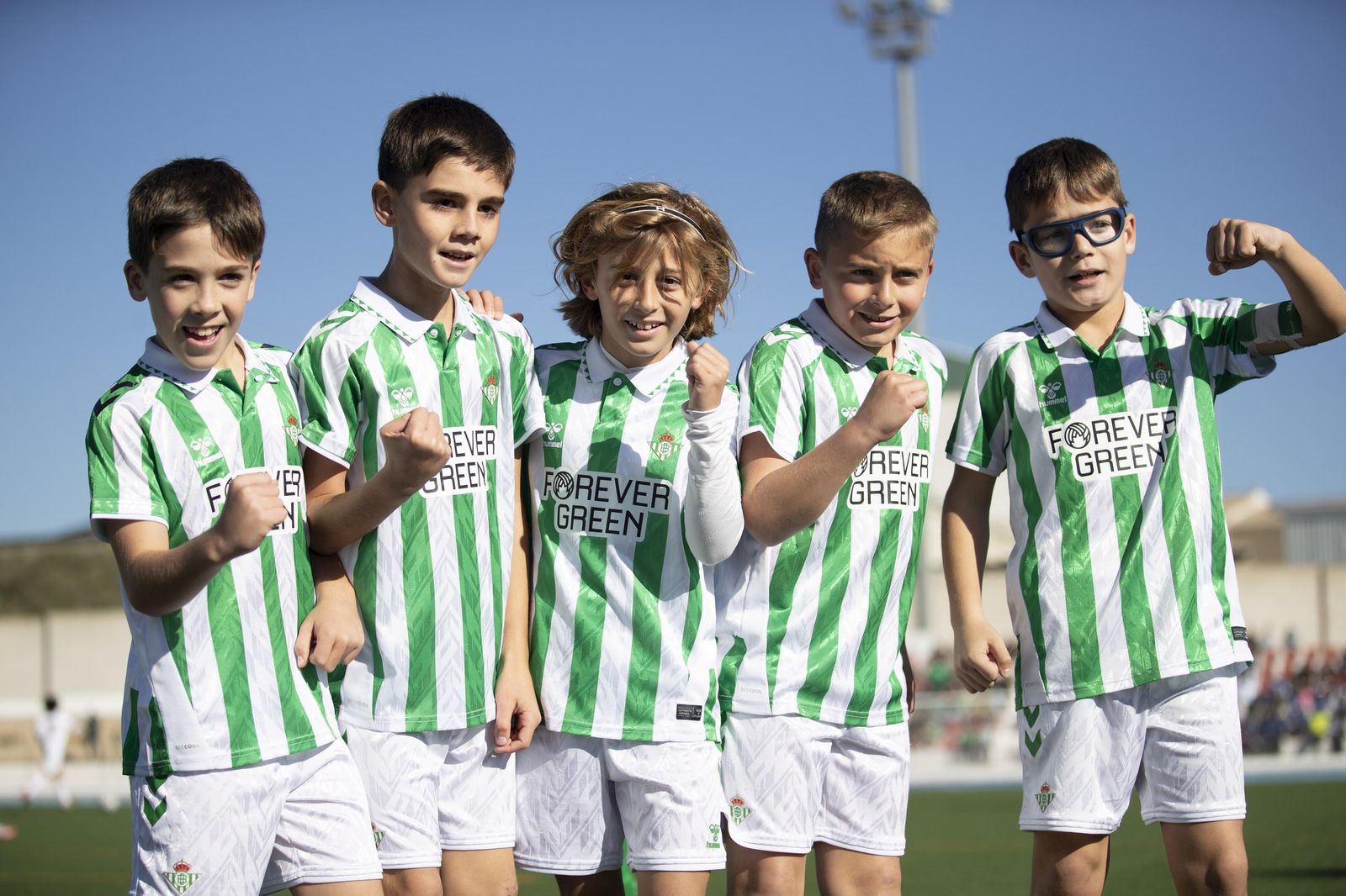 Las mejores imágenes de la primera jornada del Torneo Benjamín de Pinos Puente