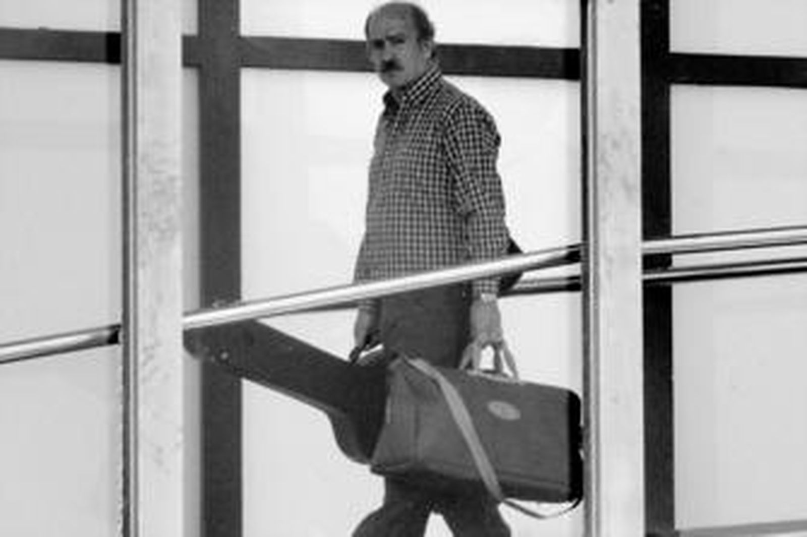 Fernando del Valle, en septiembre de 2005, en el momento en que abandona la cárcel de Albolote.