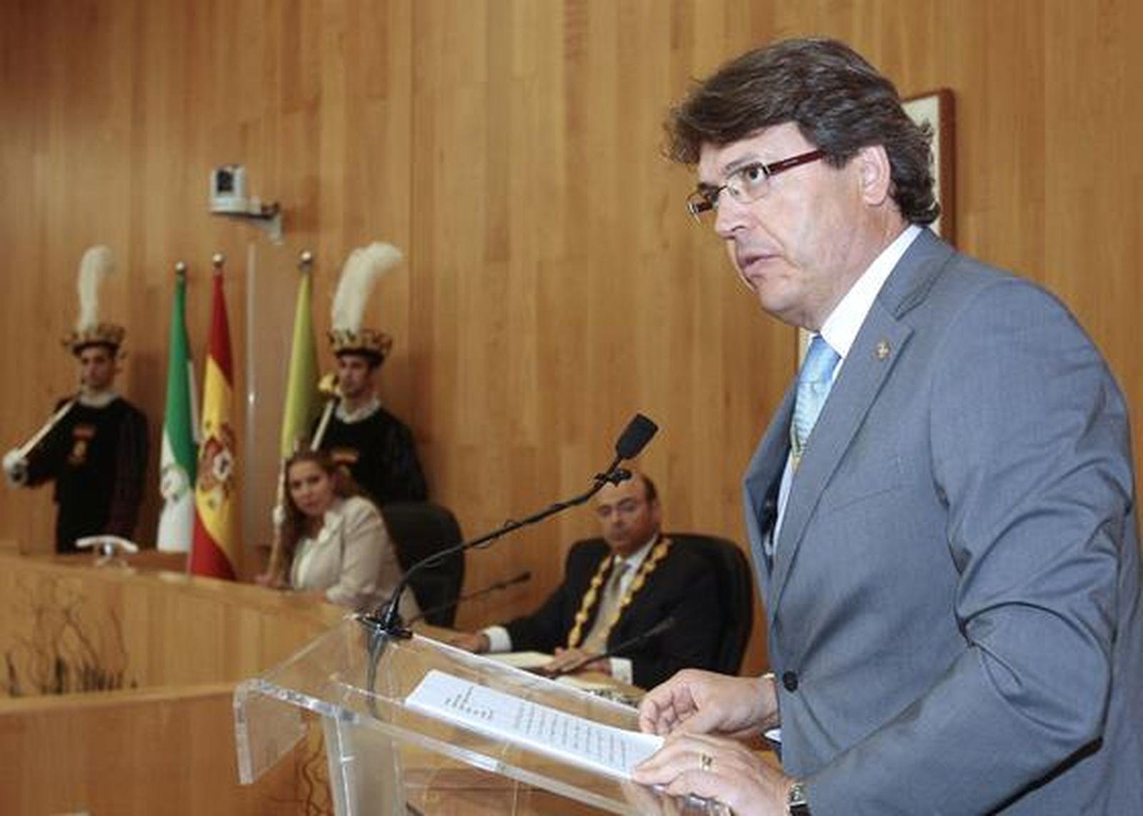 Sebastián Pérez es investido como nuevo presidente de la Diputación de Granada


Foto: Mar?de la Cruz