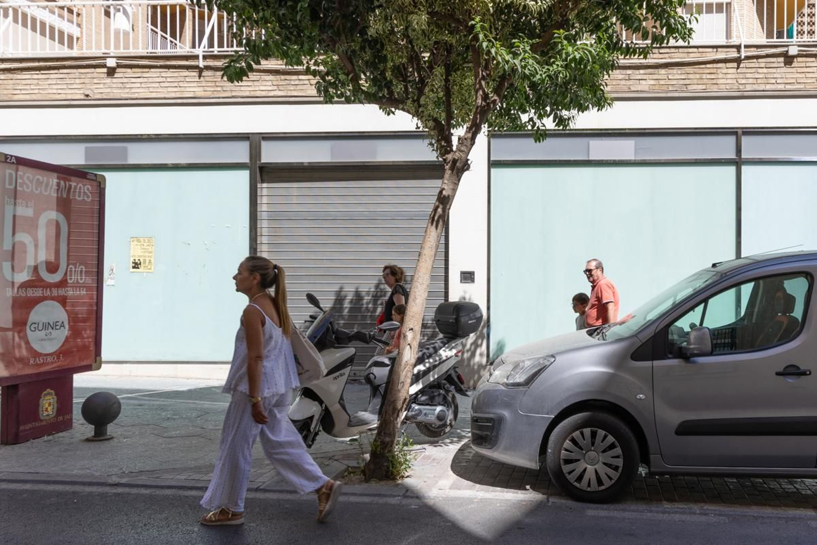 Locales vacíos en el centro de Jaén, en imágenes