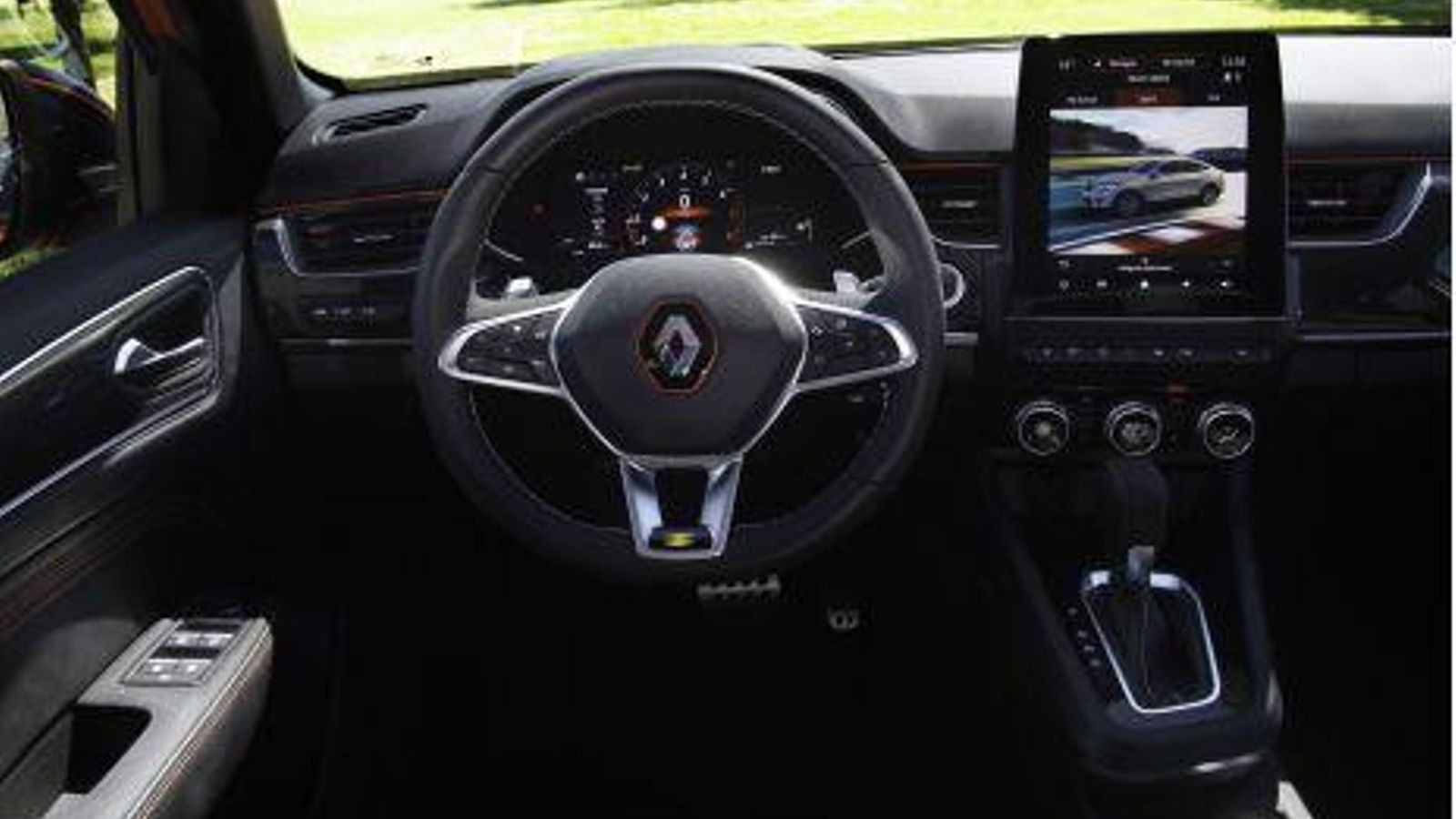 Interior del nuevo Arkana.