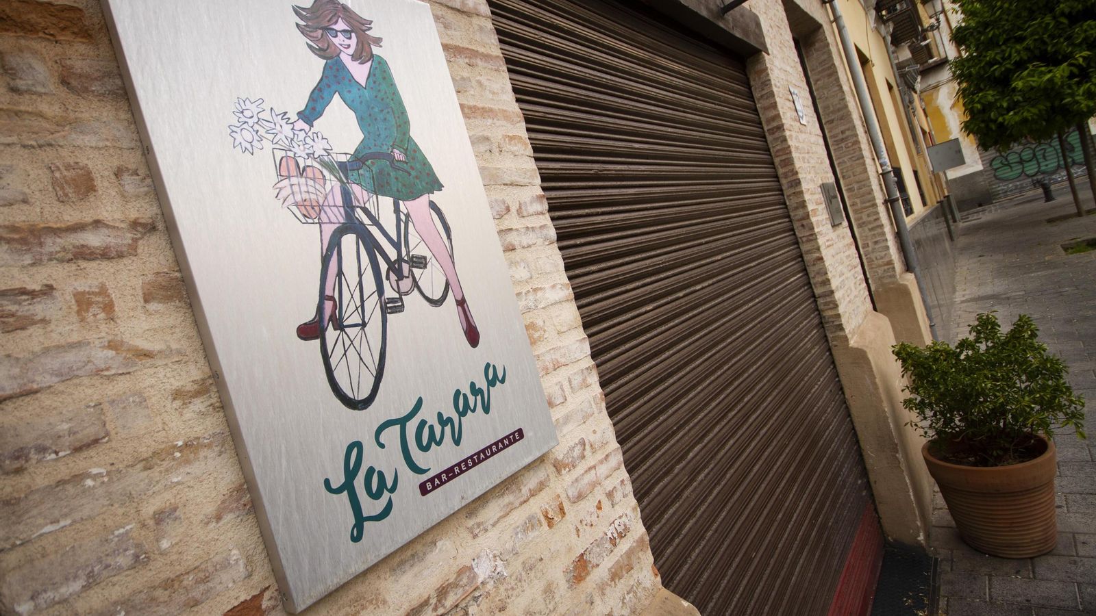 Cartel del bar La Tarara