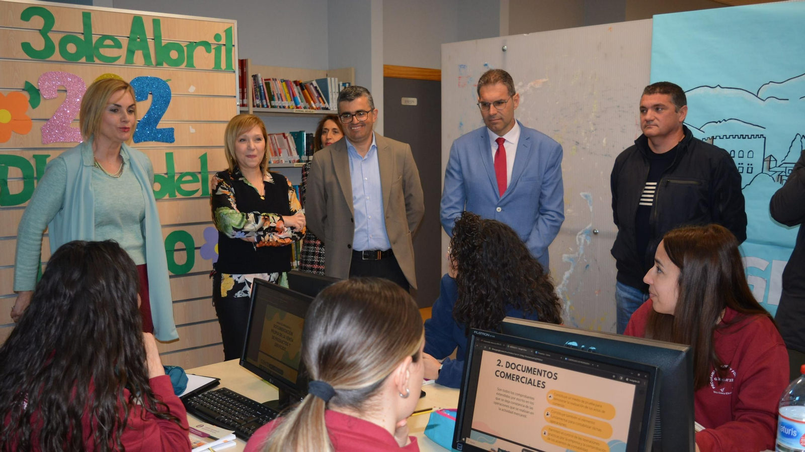 El delegado territorial de Empleo, José Javier Martín Cañizares, visita uno de los centros de formación