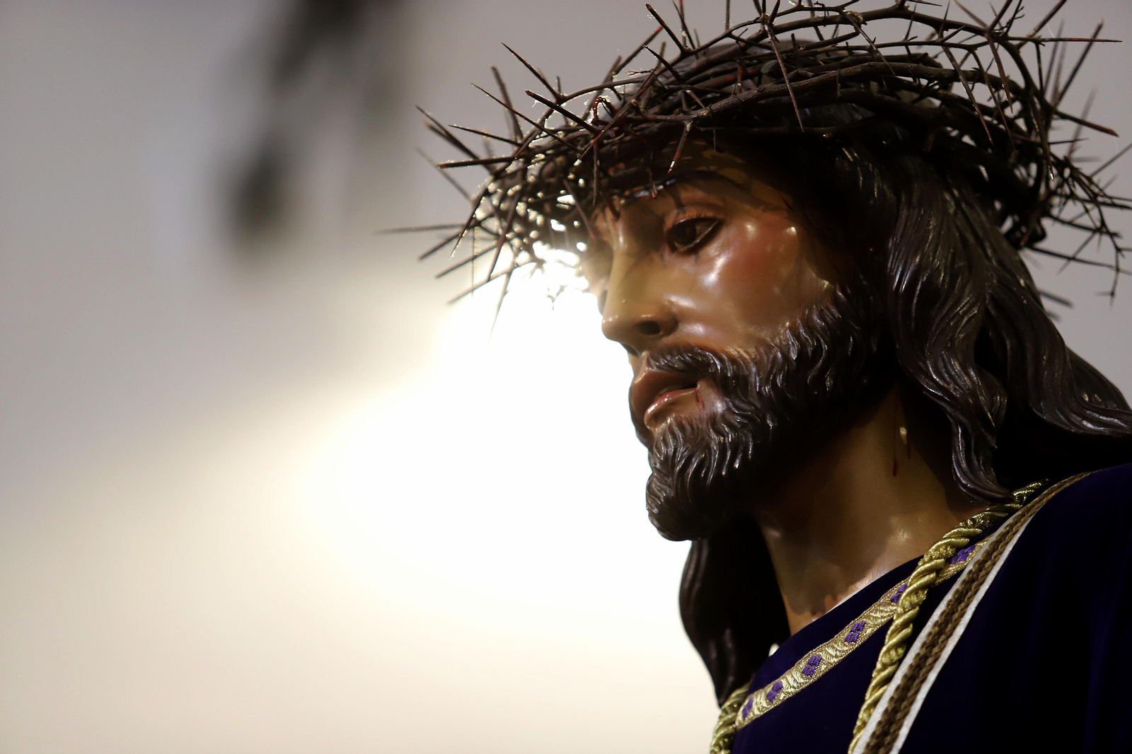 Imágenes de la veneración a Nuestro Padre Jesús Cautivo en la Iglesia del Rocío
